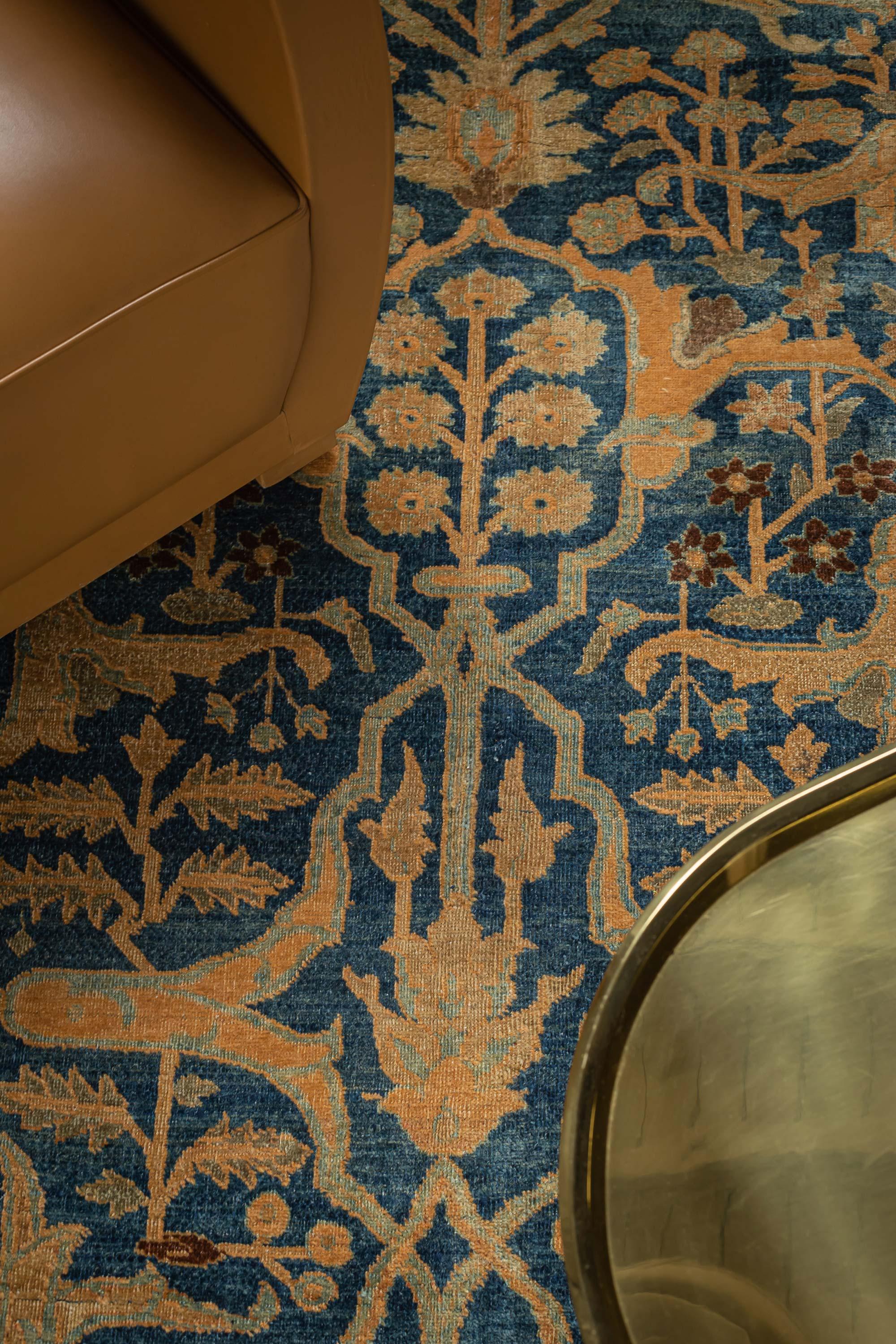 Doris Leslie Blauer persischer Täbris-Wollteppich aus dem 19. Jahrhundert, handgefertigt (Persisch) im Angebot