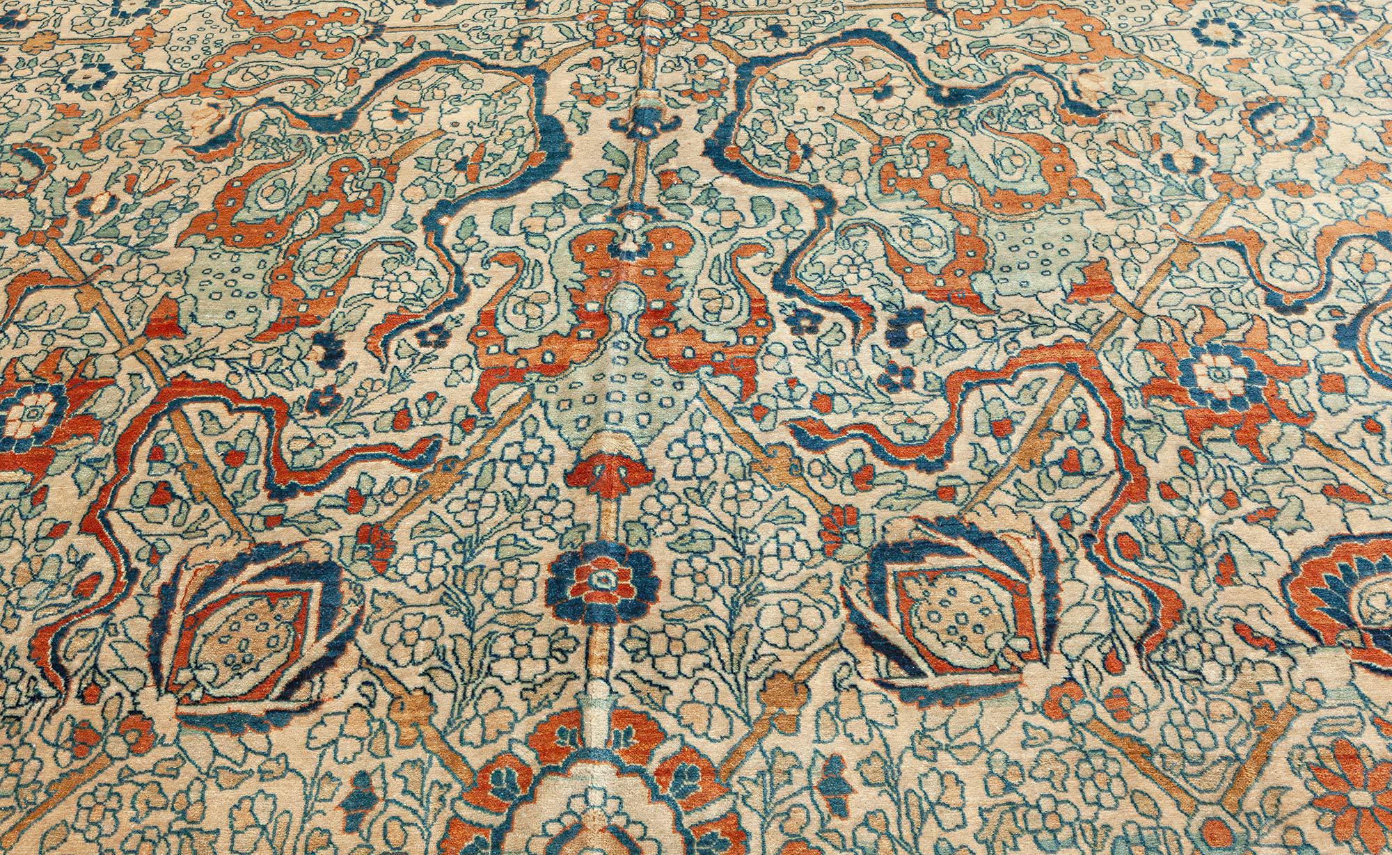 Noué à la main Tapis persan de Tabriz du 19ème siècle fait à la main Doris Leslie Blau en vente