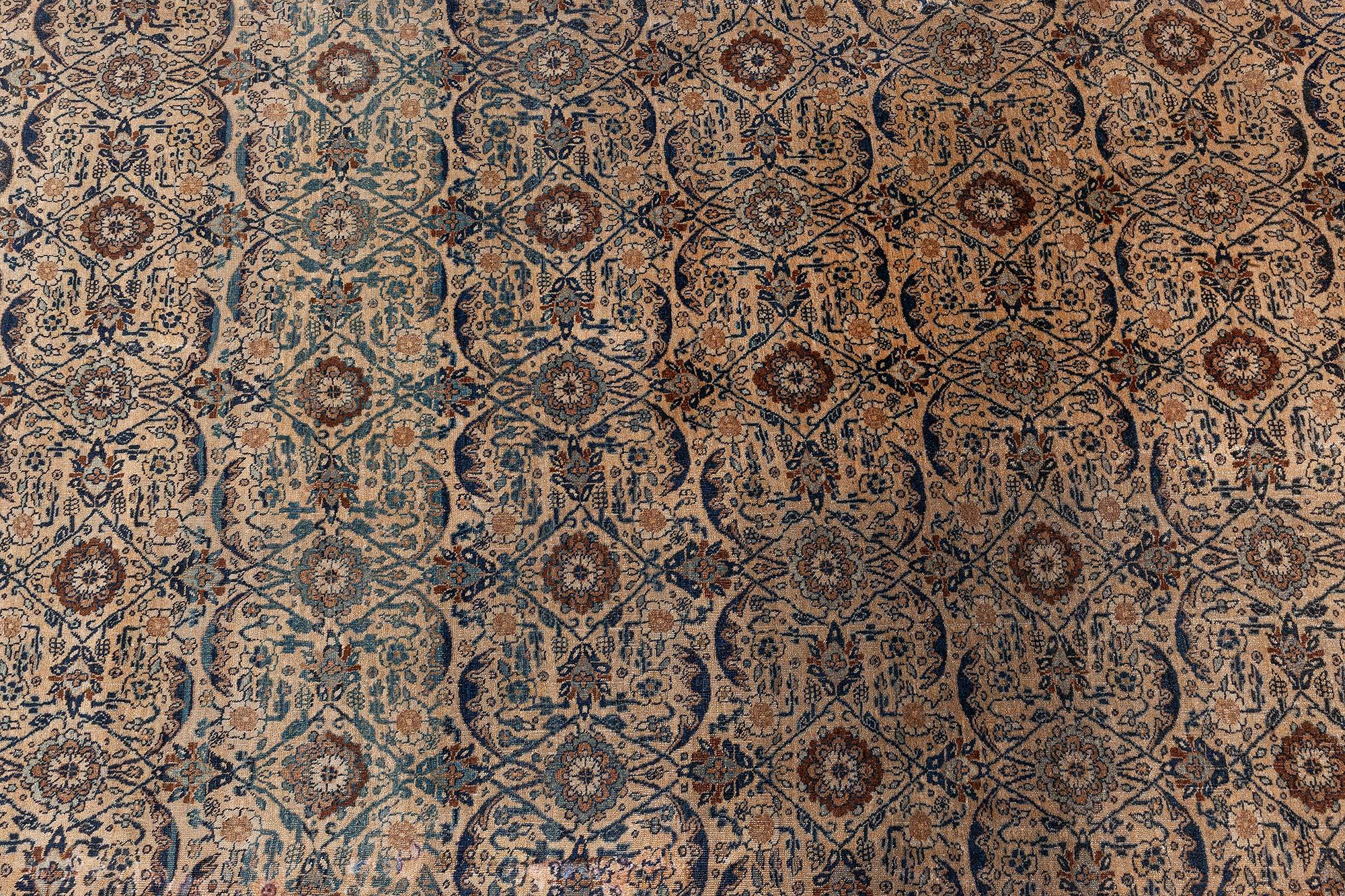 Tapis persan de Tabriz du 19ème siècle fait à la main Doris Leslie Blau Bon état - En vente à New York, NY