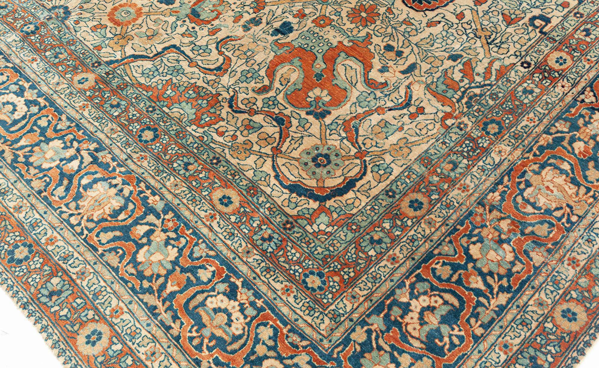XIXe siècle Tapis persan de Tabriz du 19ème siècle fait à la main Doris Leslie Blau en vente