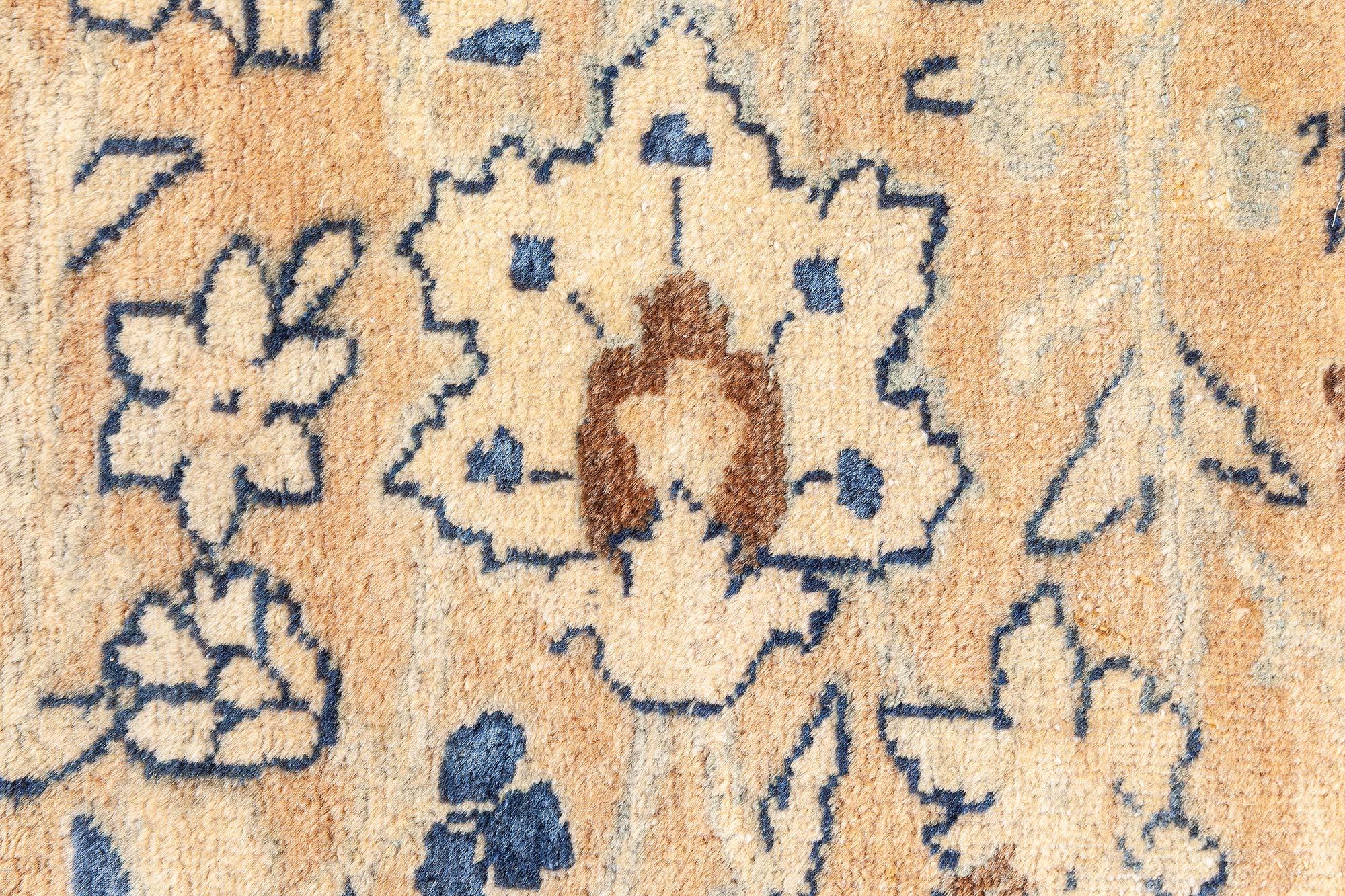 XIXe siècle Tapis persan de Tabriz du 19ème siècle fait à la main Doris Leslie Blau en vente