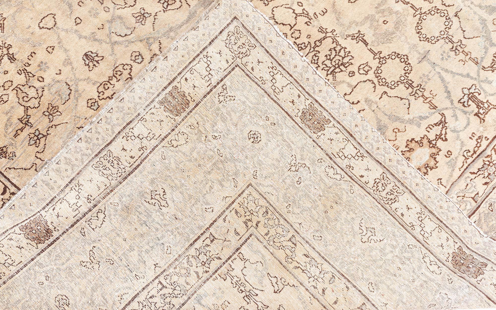 Doris Leslie Blauer persischer Täbris-Handgewebter Wollteppich aus dem 19. Jahrhundert im Angebot 4