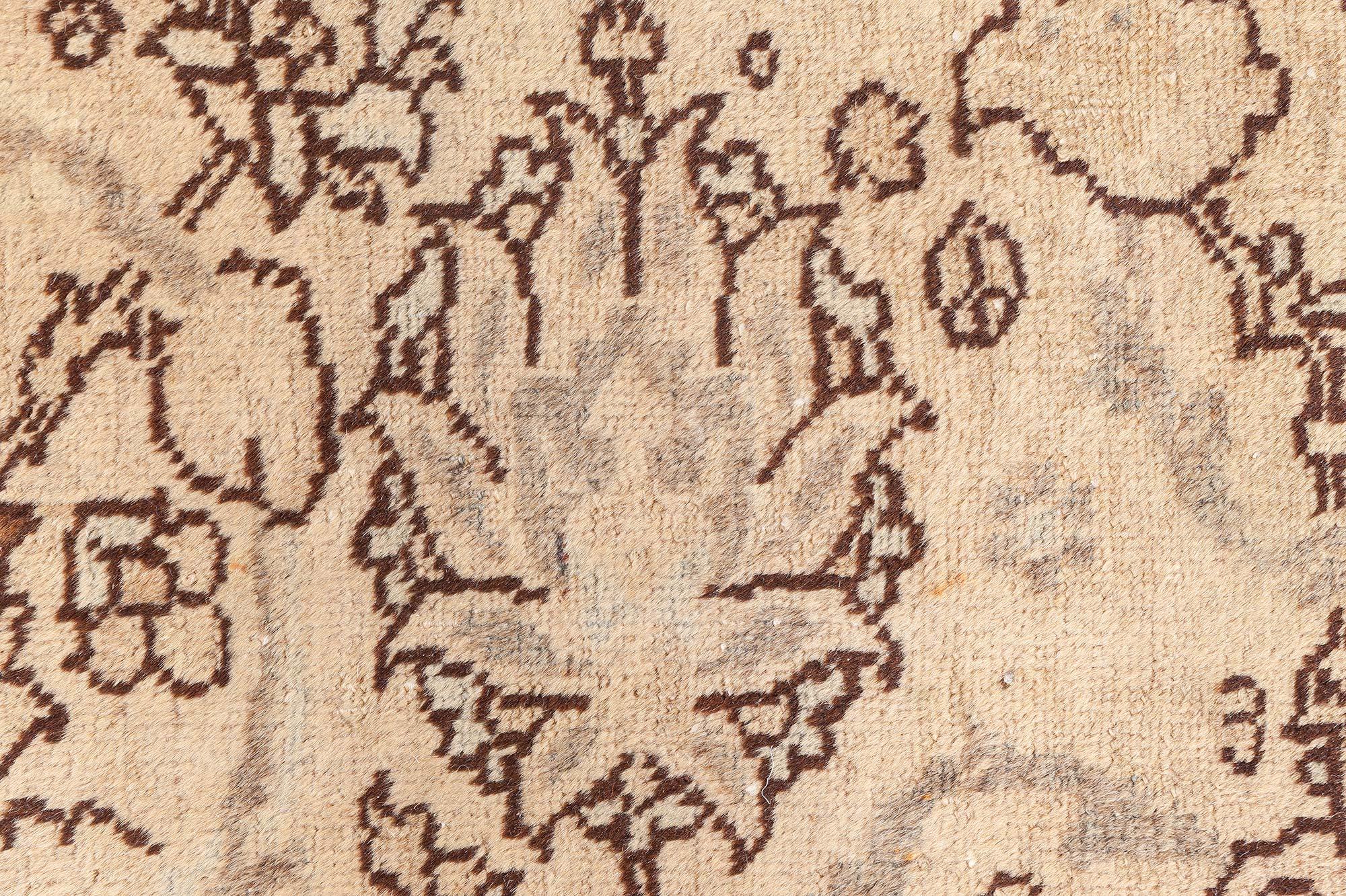 Persischer Tabriz-Teppich aus brauner und beiger handgewebter Wolle, 19.
Größe: 10'10