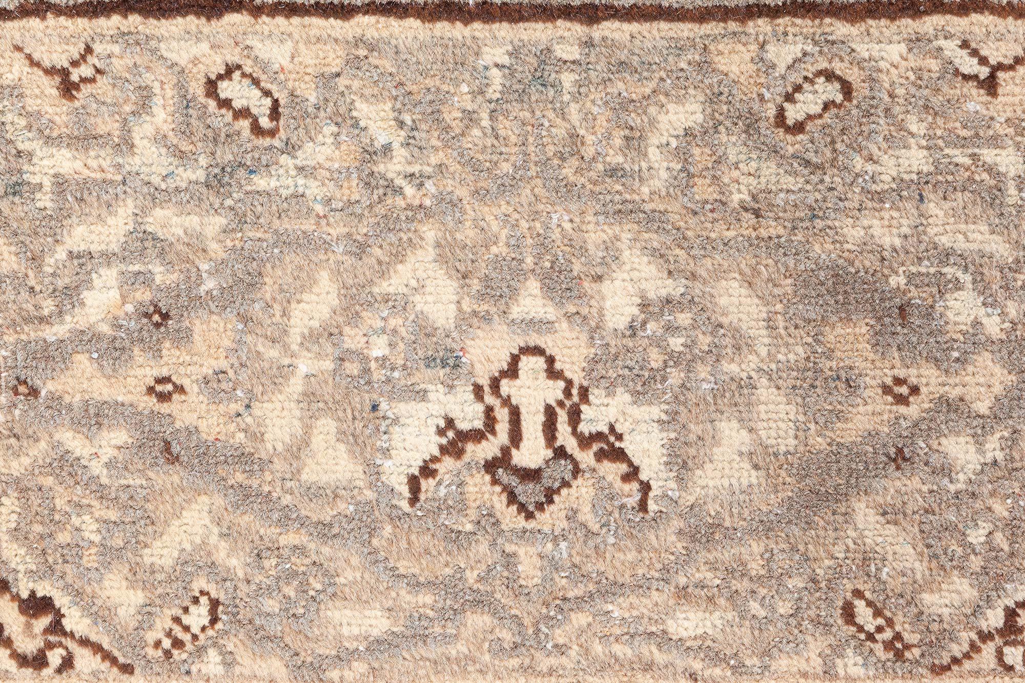 Doris Leslie Blauer persischer Täbris-Handgewebter Wollteppich aus dem 19. Jahrhundert (Tabriz) im Angebot