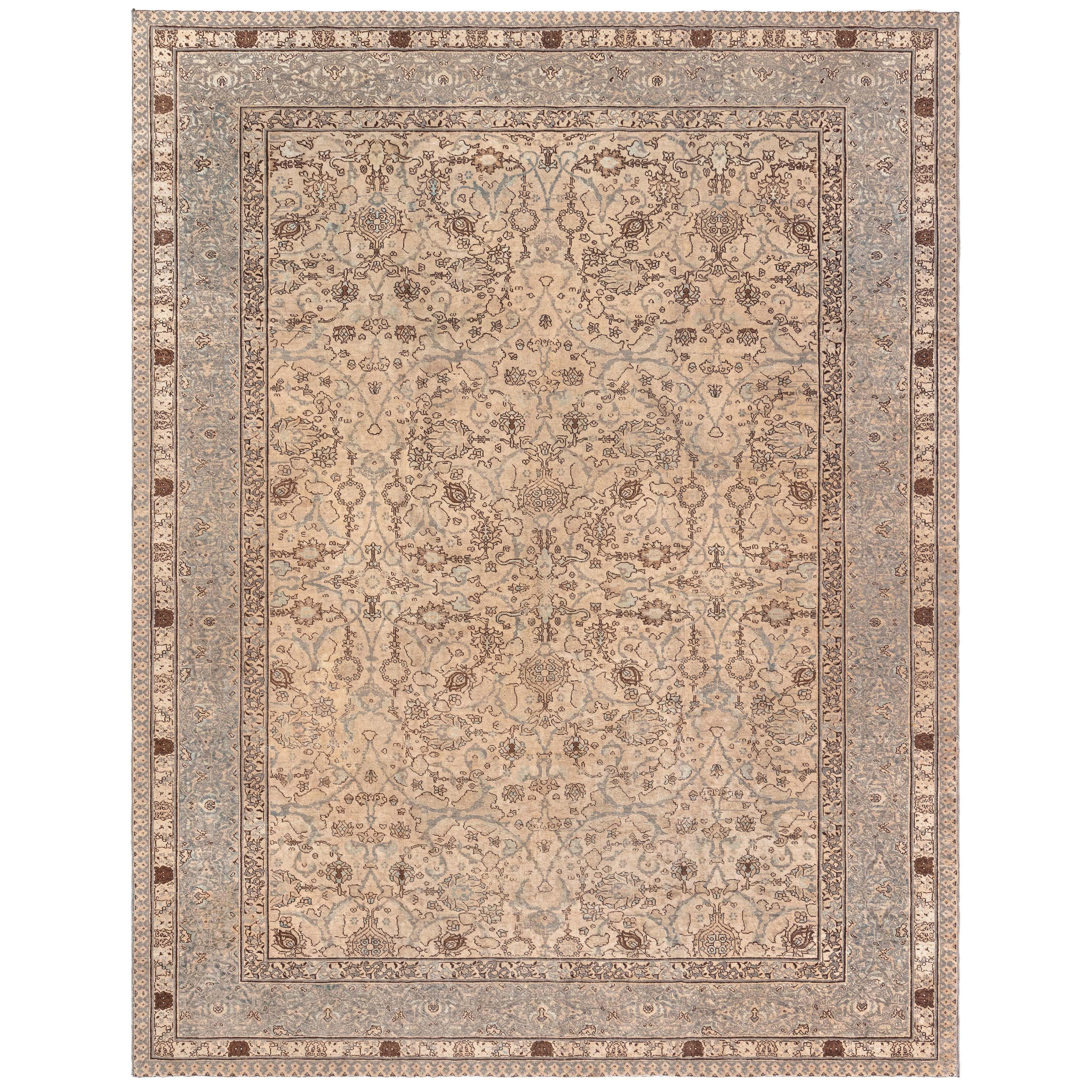 Doris Leslie Blauer persischer Täbris-Handgewebter Wollteppich aus dem 19. Jahrhundert