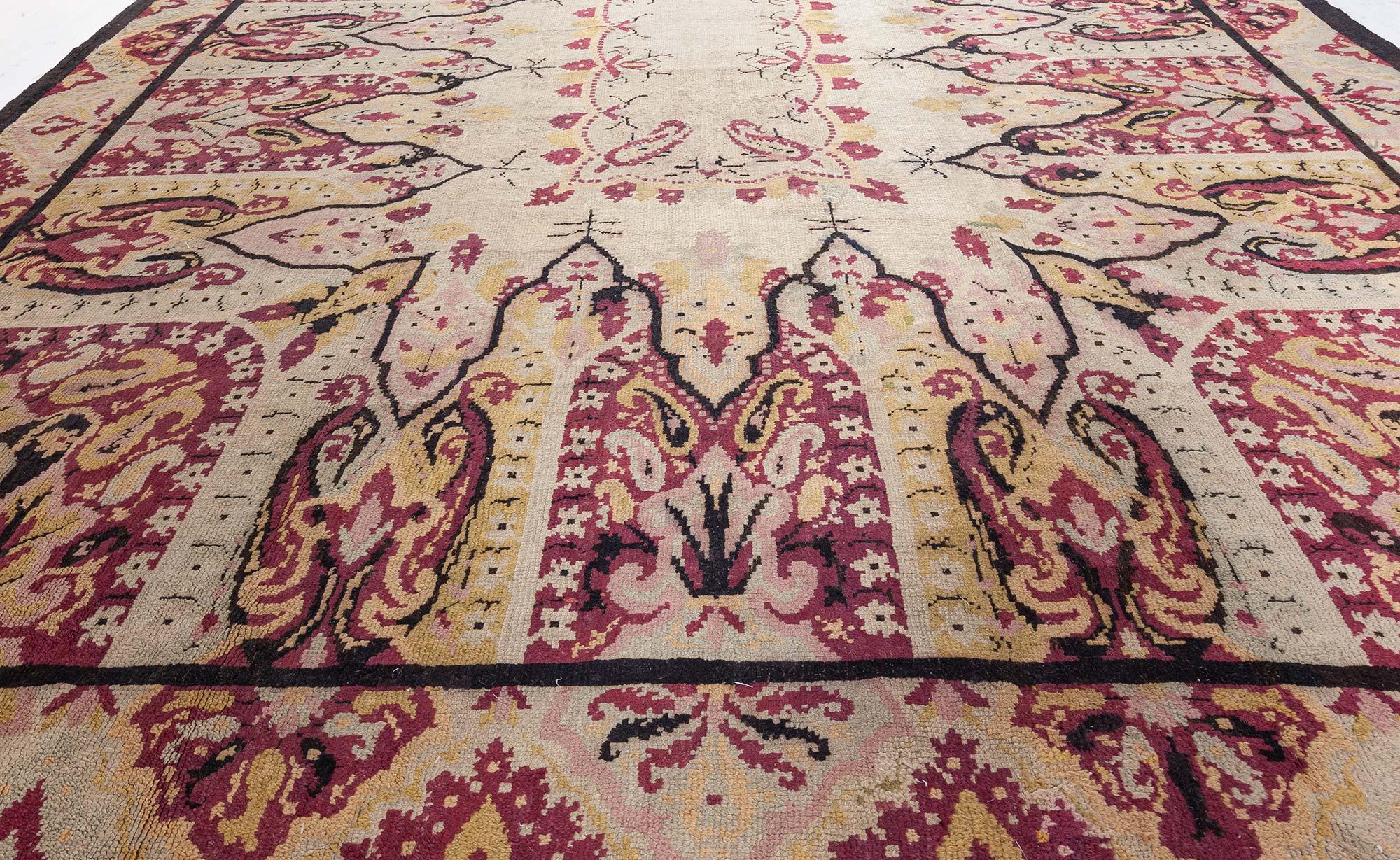 Doris Leslie Blau Exuberante alfombra española vintage del siglo XIX en Bueno estado para la venta en New York, NY