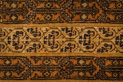 Doris Leslie Blau: Antiker indischer Agra-Teppich in warmem Beige mit durchgehendem Muster – um 1900
