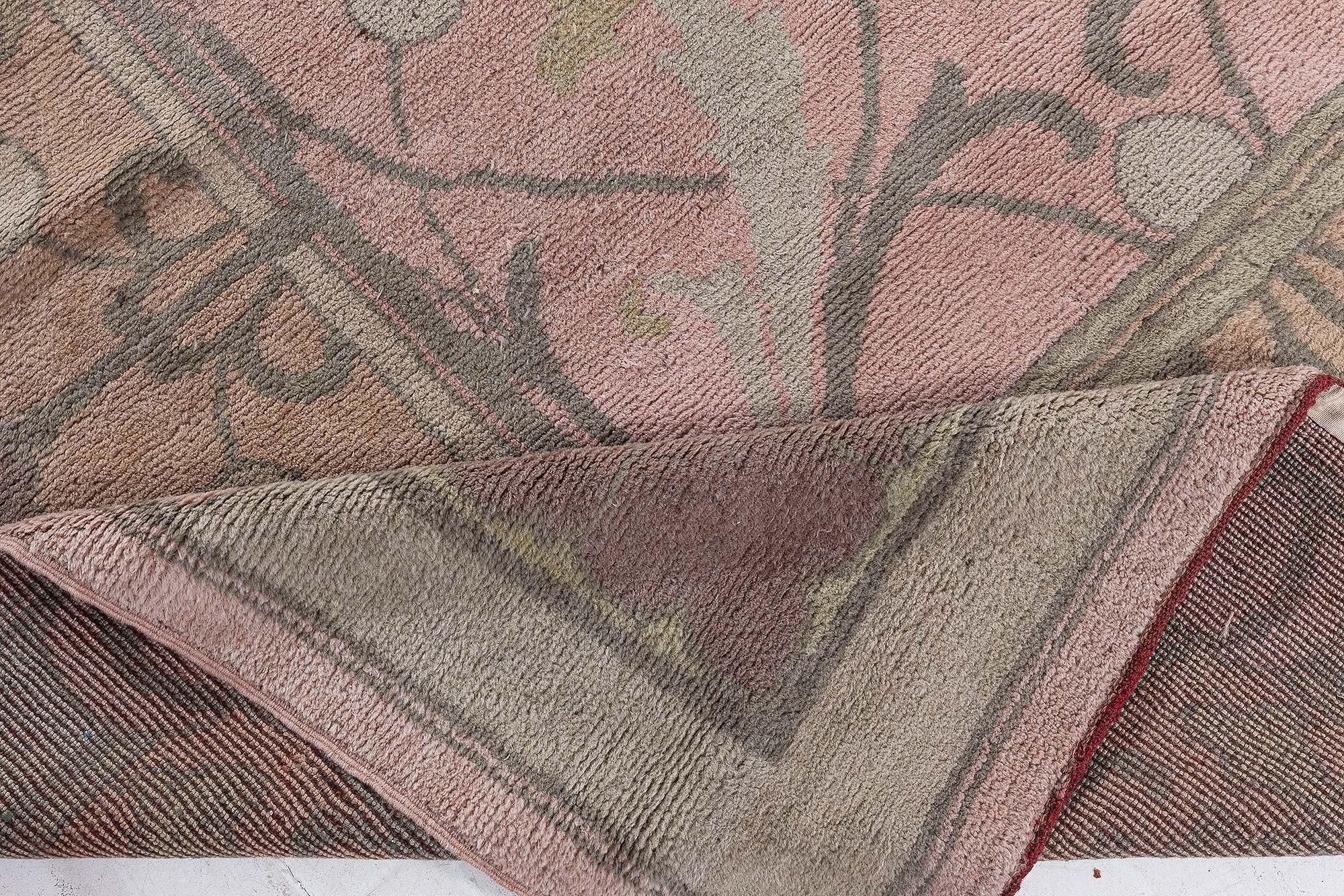 Alfombra Doris Leslie Blau Antique Arts and Crafts siglo XX en venta
