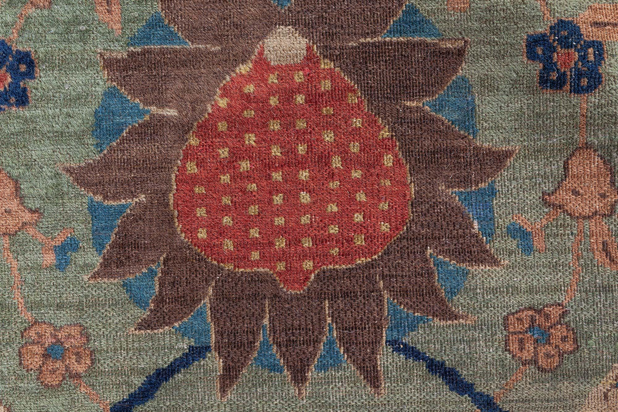 Tapis indien botanique ancien Doris Leslie Blau, taille ajustée en vente 1
