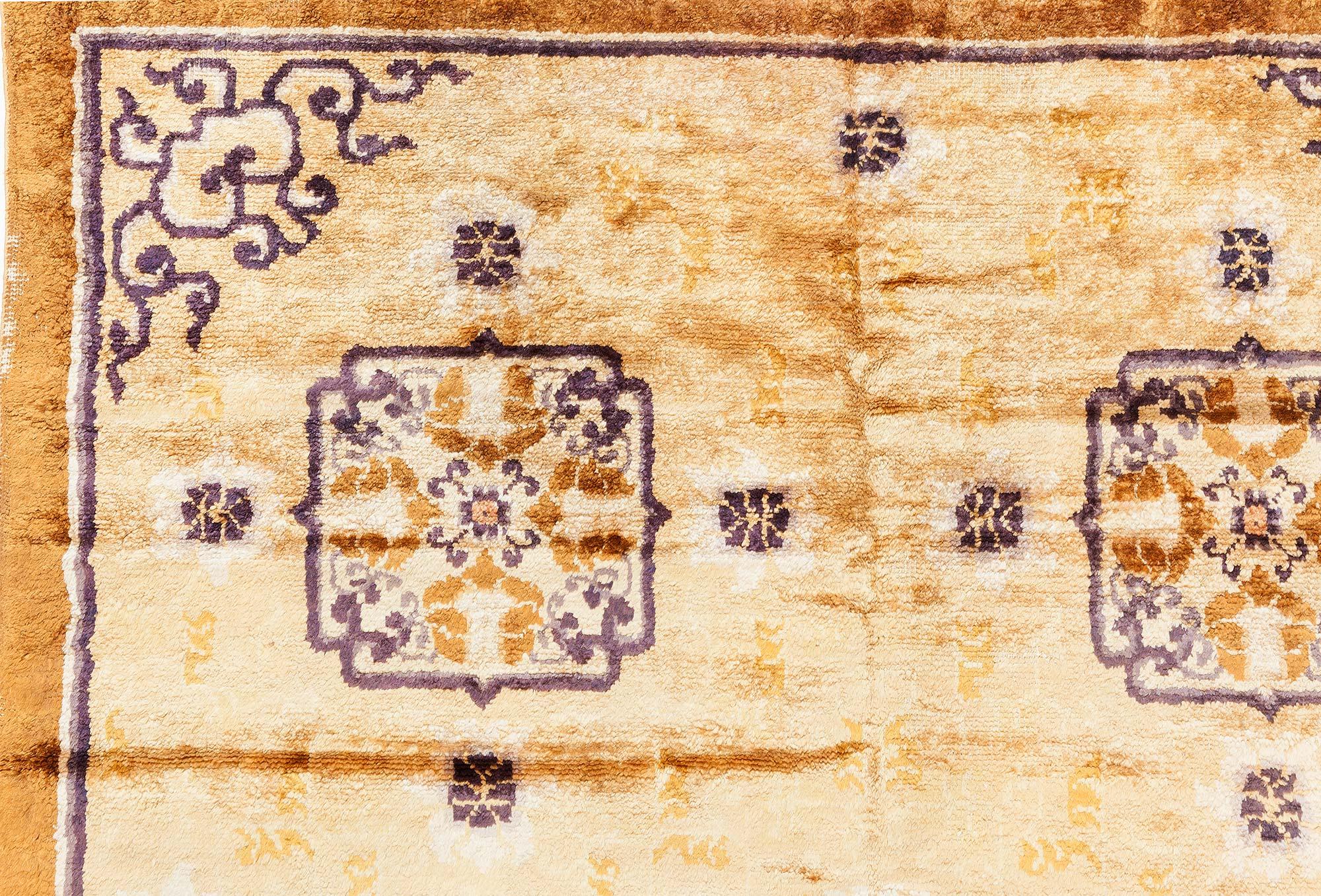Tapis chinois ancien
Taille : 4'1
