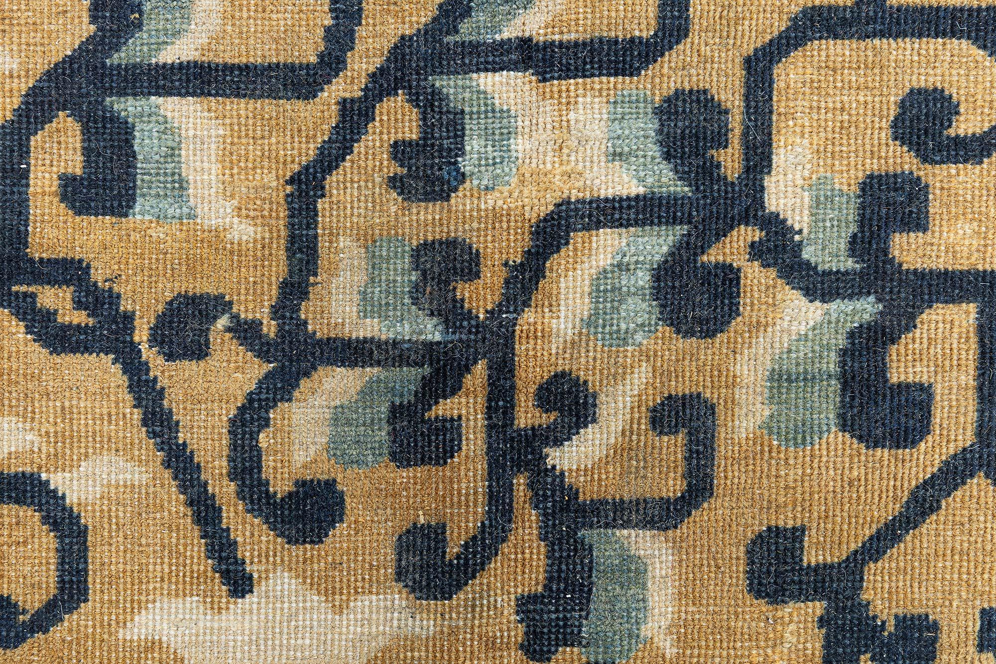 Tapis chinois ancien de Samarkand
Taille : 353 × 535 cm (11'7