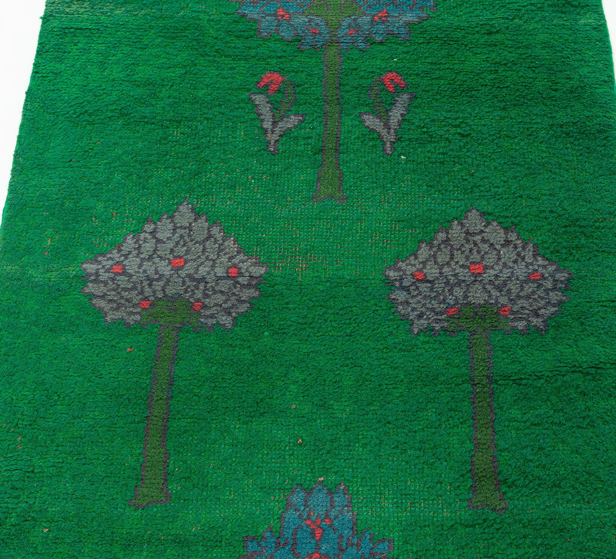 Arts and Crafts Doris Leslie Blau Antique Donegal di C.F.A. Runner (Frammento) in vendita