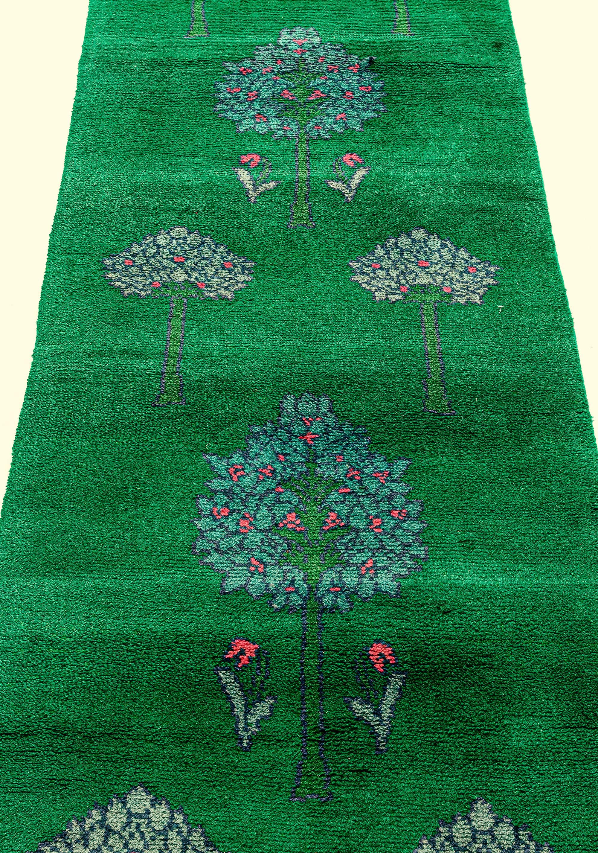 Inglese Doris Leslie Blau Antique Donegal di C.F.A. Runner (Frammento) in vendita