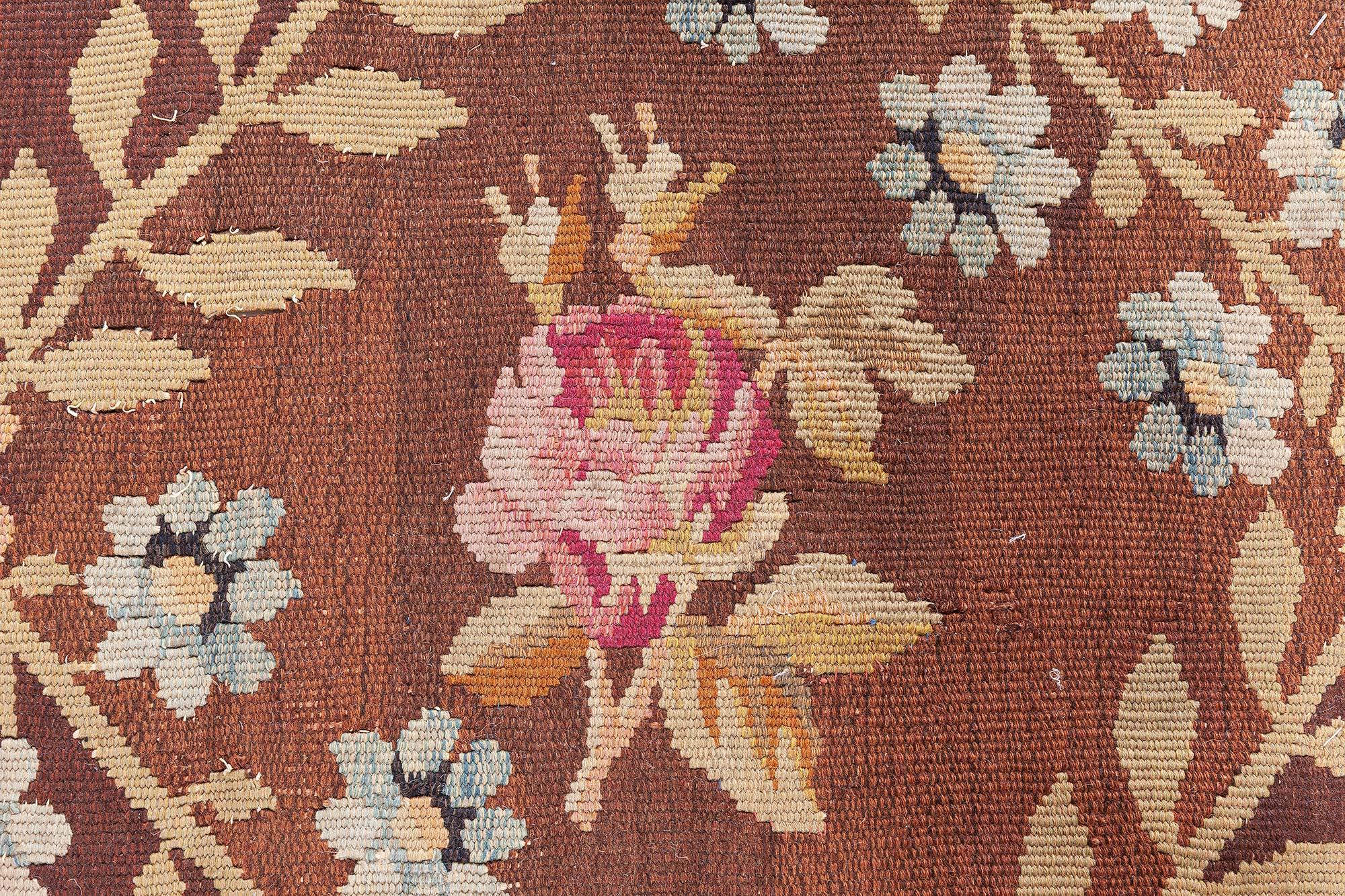 Français Doris Leslie Blau Antique French Aubusson Brown Botanic Tapis de laine fait main en vente
