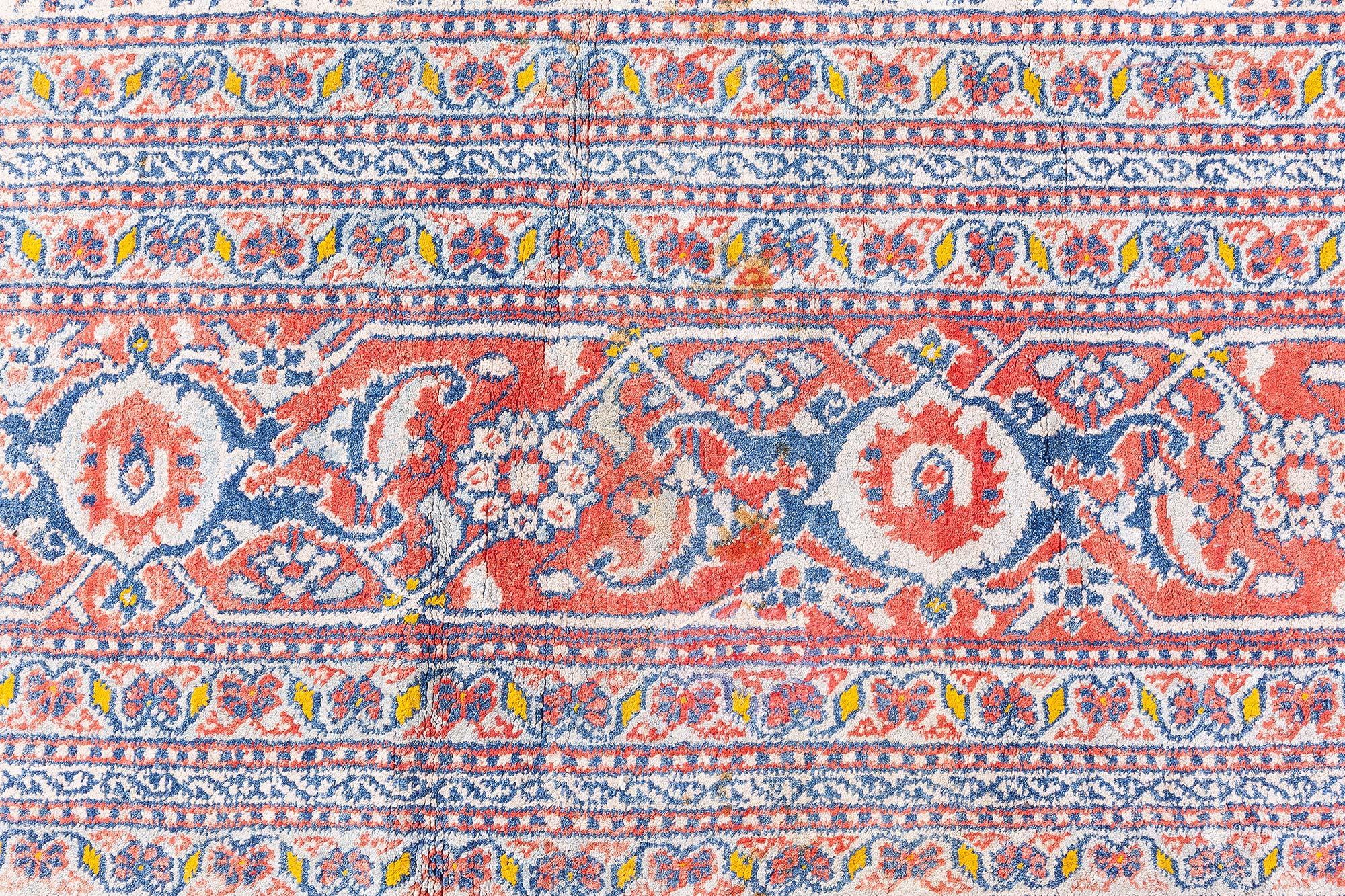 Doris Leslie Blauer antiker indischer Agra handgefertigter Teppich aus Wolle (Handgeknüpft) im Angebot