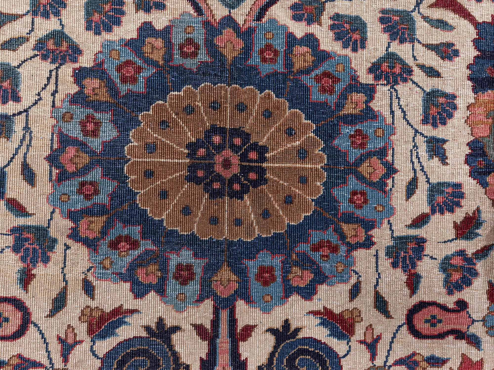 Doris Leslie Blau Tappeto di lana antico indiano Amritsar Botanic fatto a mano In condizioni buone in vendita a New York, NY