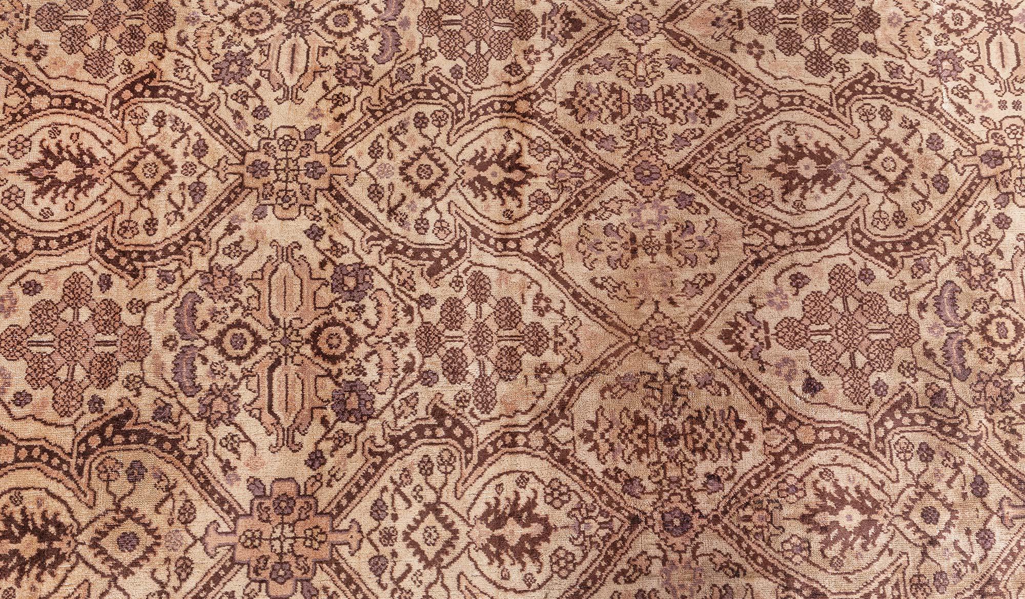 Alfombra Doris Leslie Blau Antique Indian Amritsar Brown siglo XX en venta