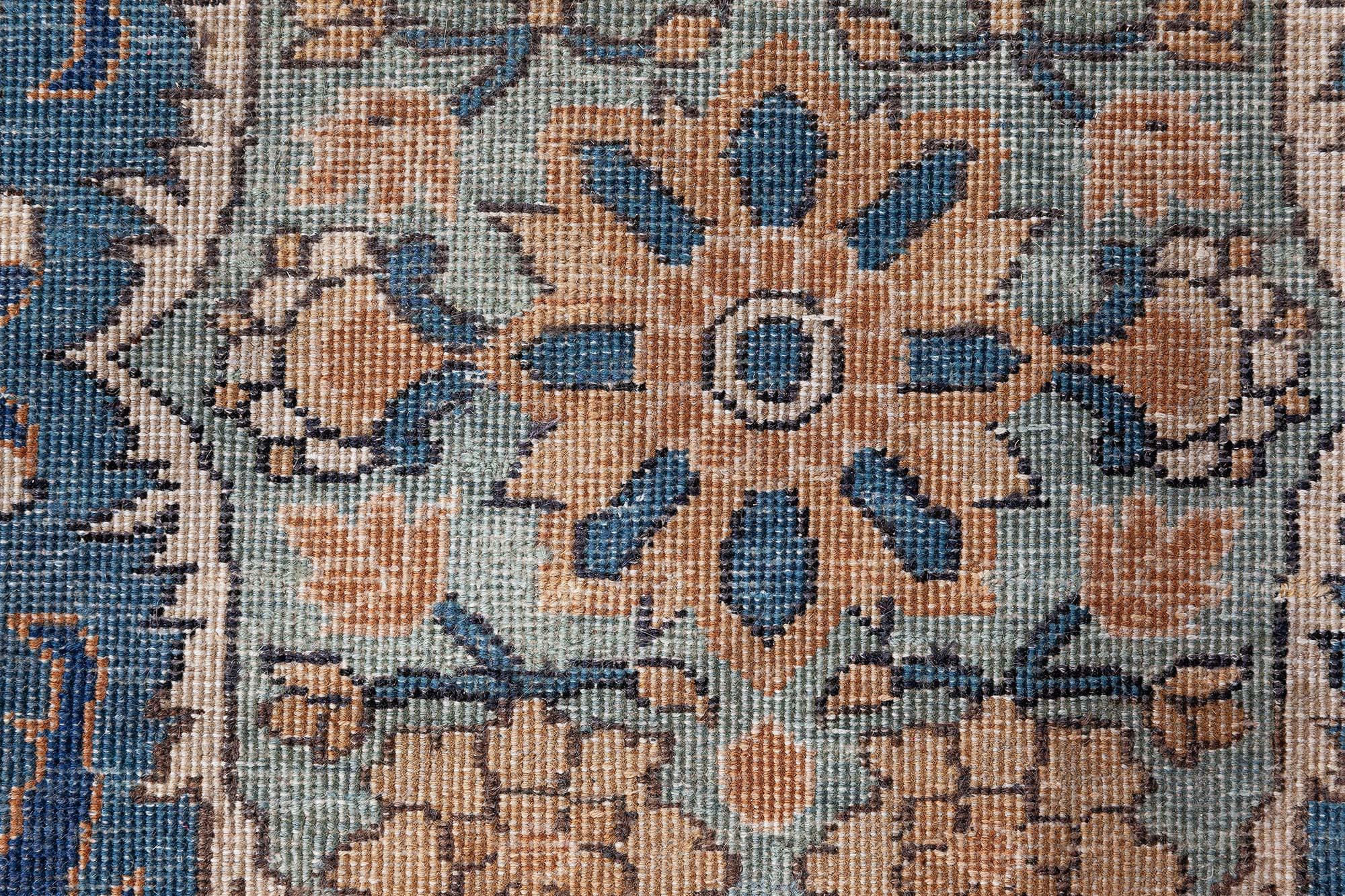 Ancien tapis indien en laine nouée à la main (taille ajustée)
Taille : 13'9
