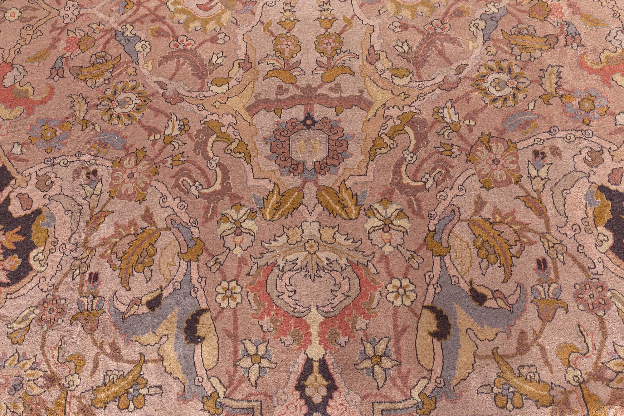 Laine Tapis indien ancien en laine fait à la main Doris Leslie Blau (taille ajustée) en vente