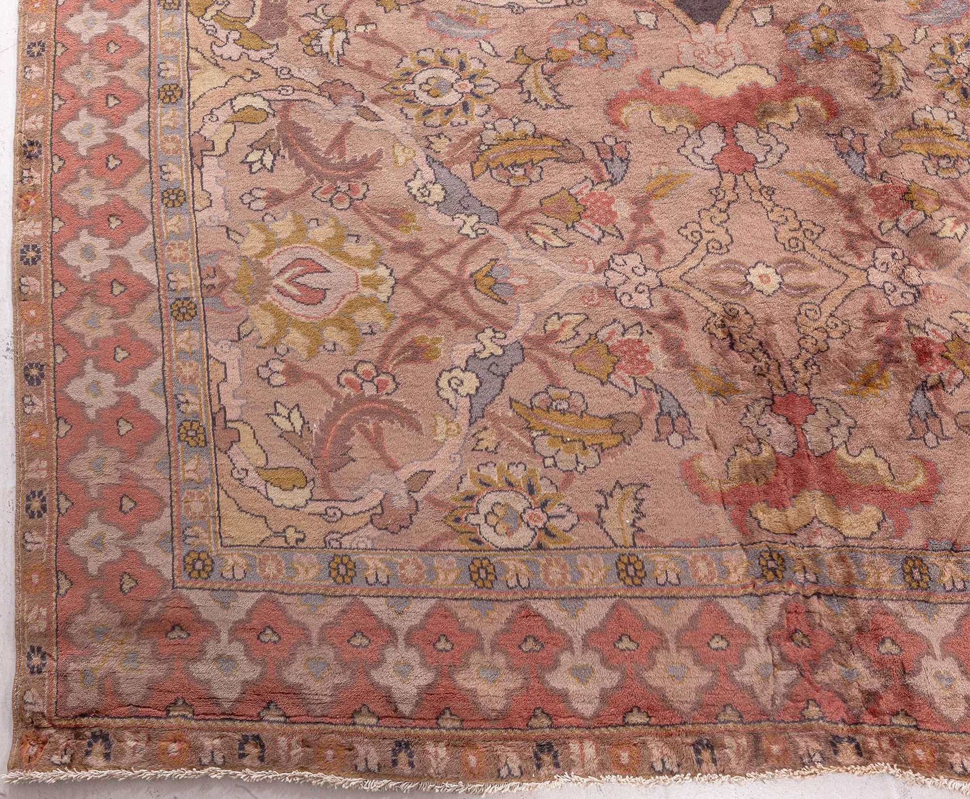 Tapis indien ancien en laine fait à la main Doris Leslie Blau (taille ajustée) en vente 1