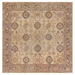 Tapis turc ancien Oushak à motifs floraux de Doris Leslie Blau, couleur crème-beige – vers 1930