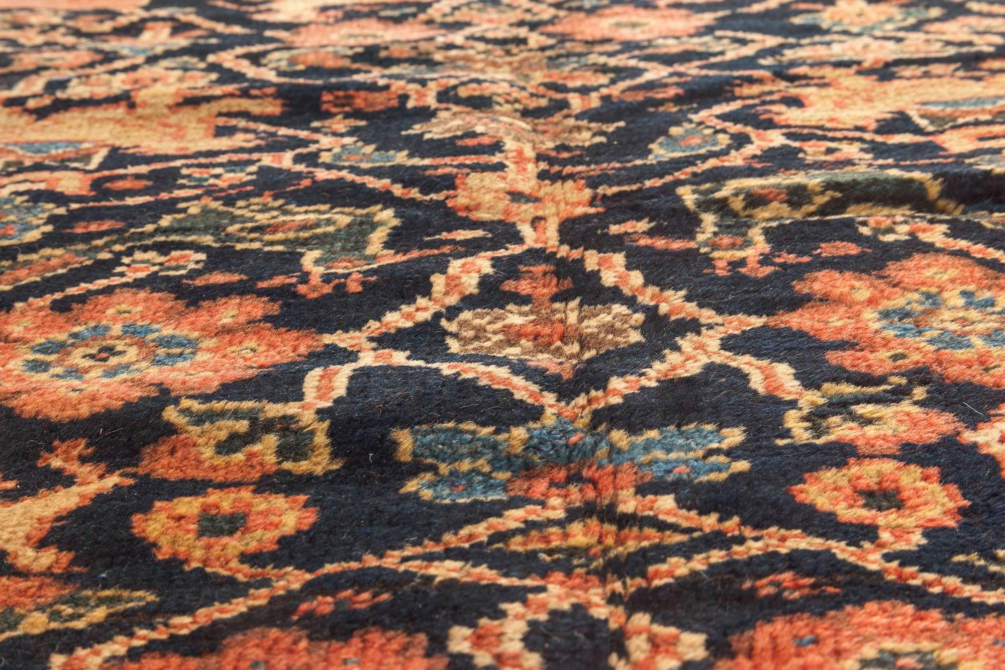 Noué à la main Tapis persan Feraghan ancien en laine fait main Doris Leslie Blau en vente