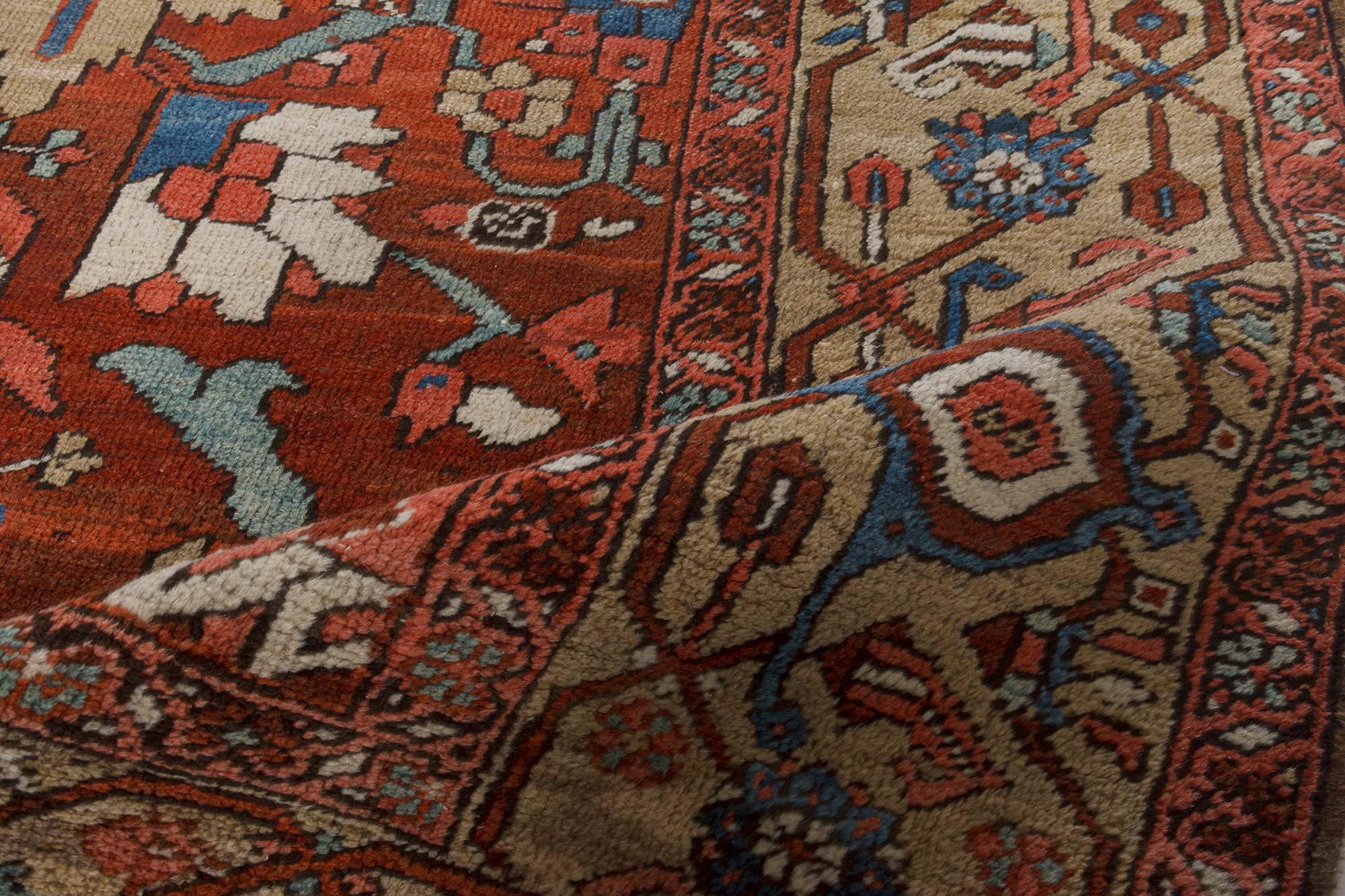 Perse Tapis persan ancien Heriz en laine rouge Doris Leslie Blau en vente