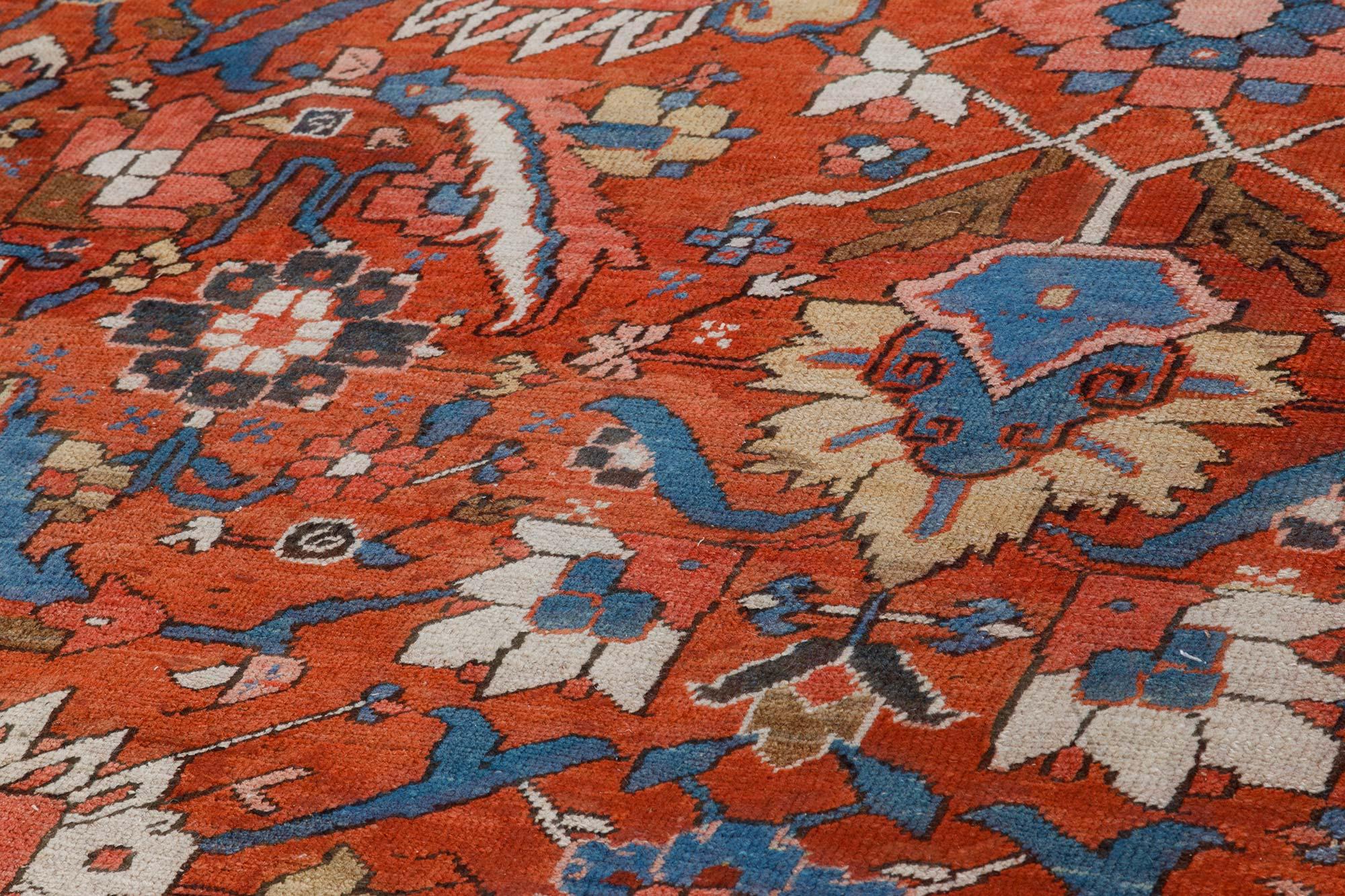 Tapis persan ancien Heriz en laine rouge Doris Leslie Blau Bon état - En vente à New York, NY
