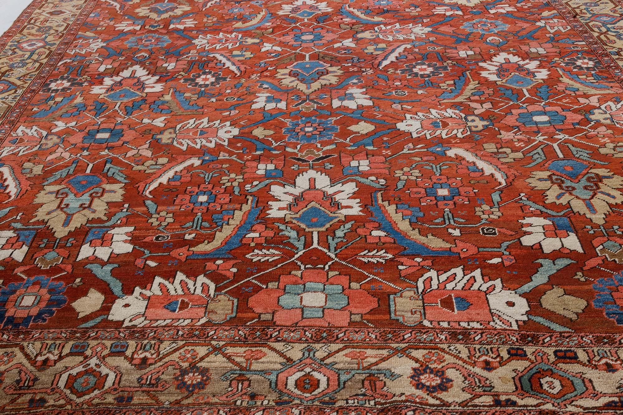 Laine Tapis persan ancien Heriz en laine rouge Doris Leslie Blau en vente