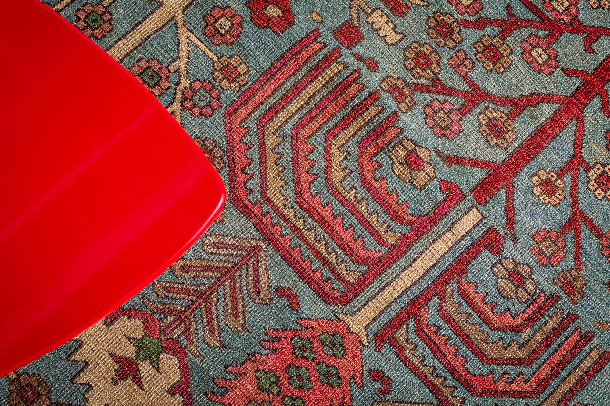 Doris Leslie Blau Antique Persian Heriz Rug In Good Condition For Sale In New York, NY