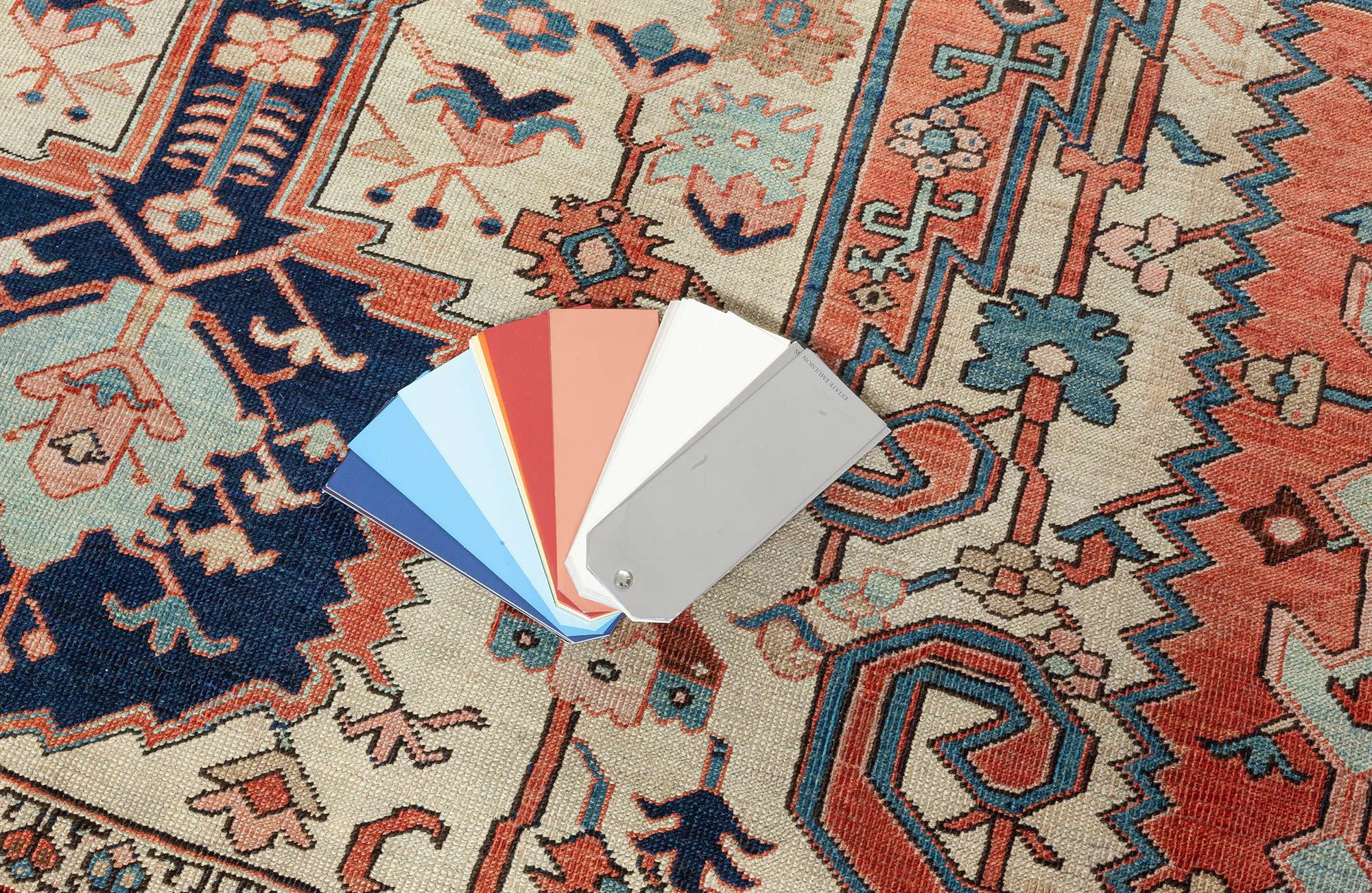 Doris Leslie Blauer antiker persischer Heriz-Teppich in Blau (Handgeknüpft) im Angebot