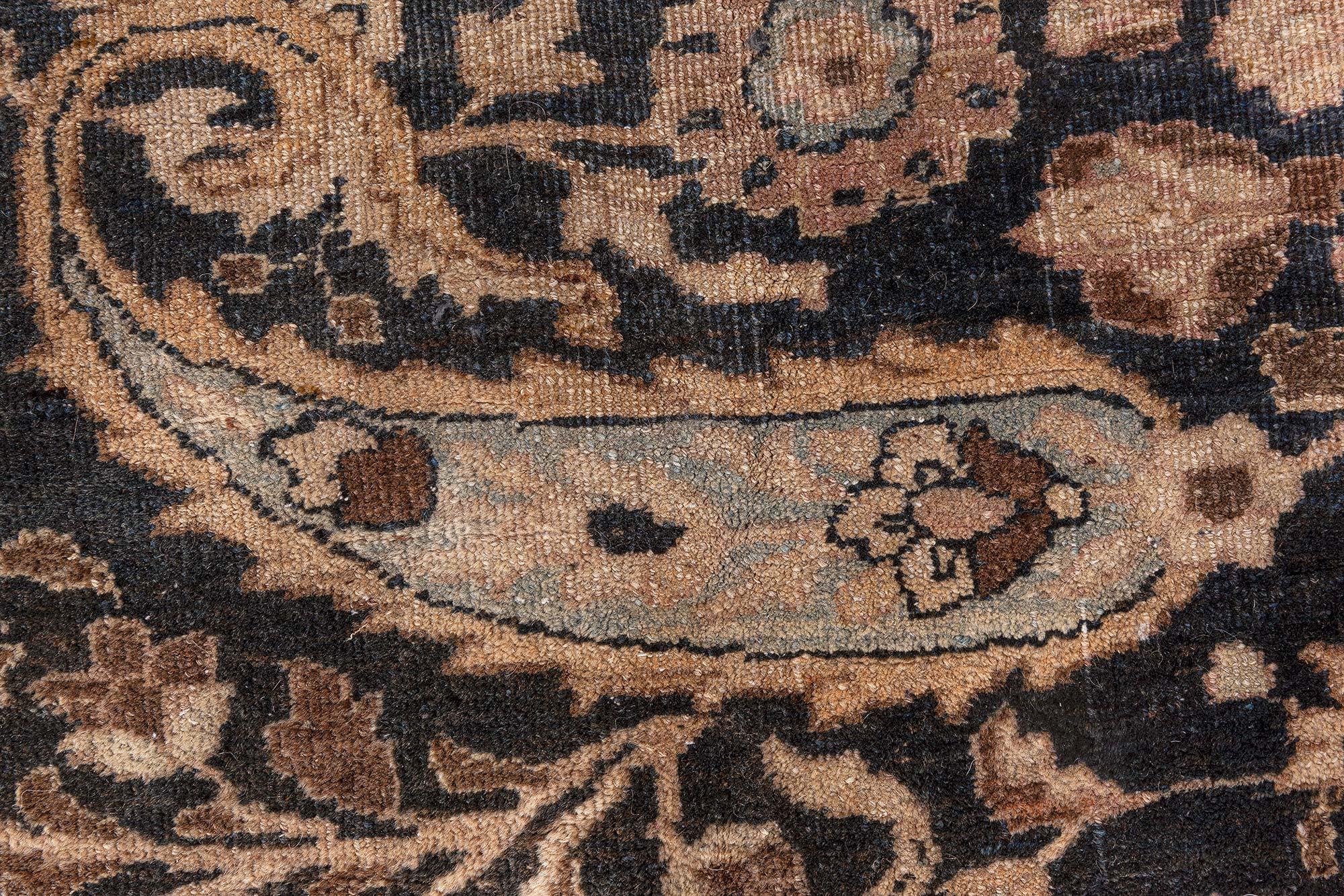 Doris Leslie Blauer antiker persischer Khorassan-Wollteppich, handgefertigt (Persisch) im Angebot
