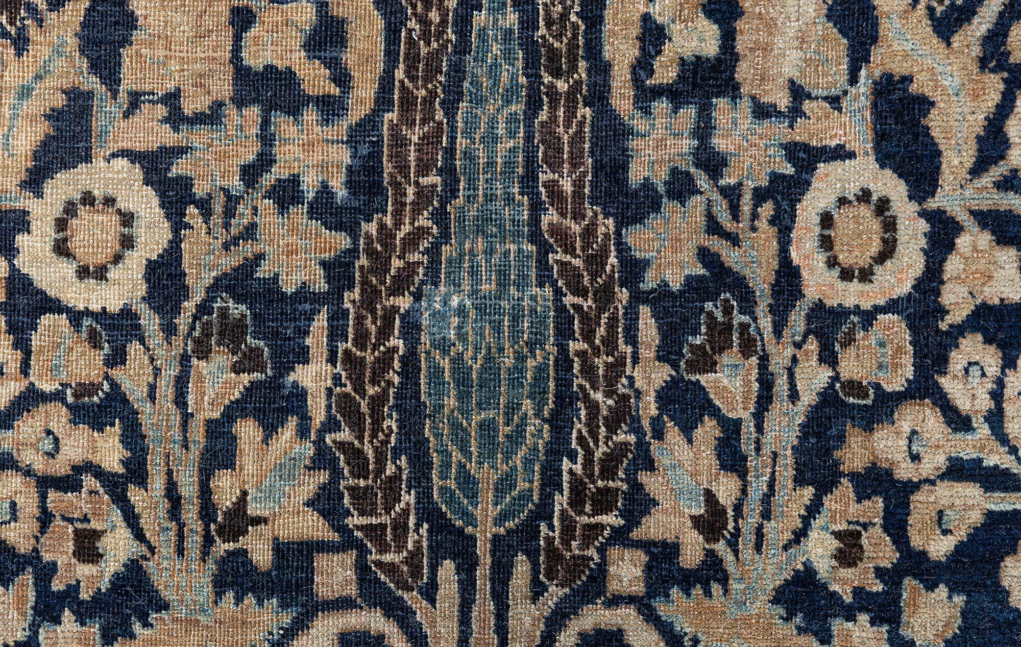 Lana Tappeto antico persiano Khorassan di Doris Leslie Blau in vendita