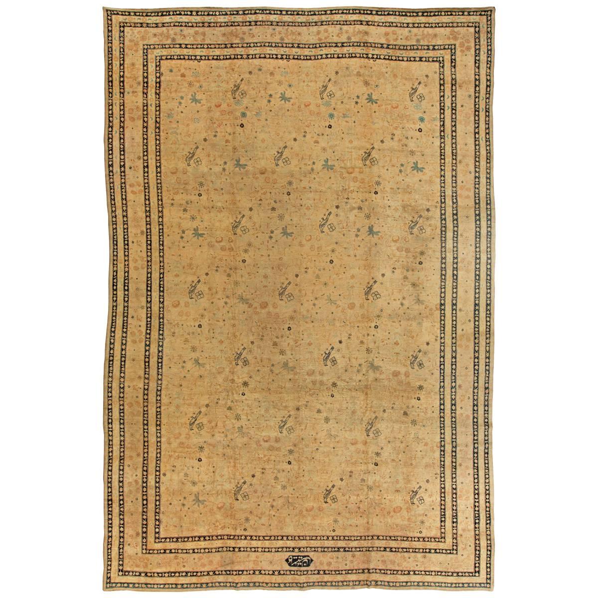 Tapis persan Kirman beige Doris Leslie Blau ancien fait à la main en vente
