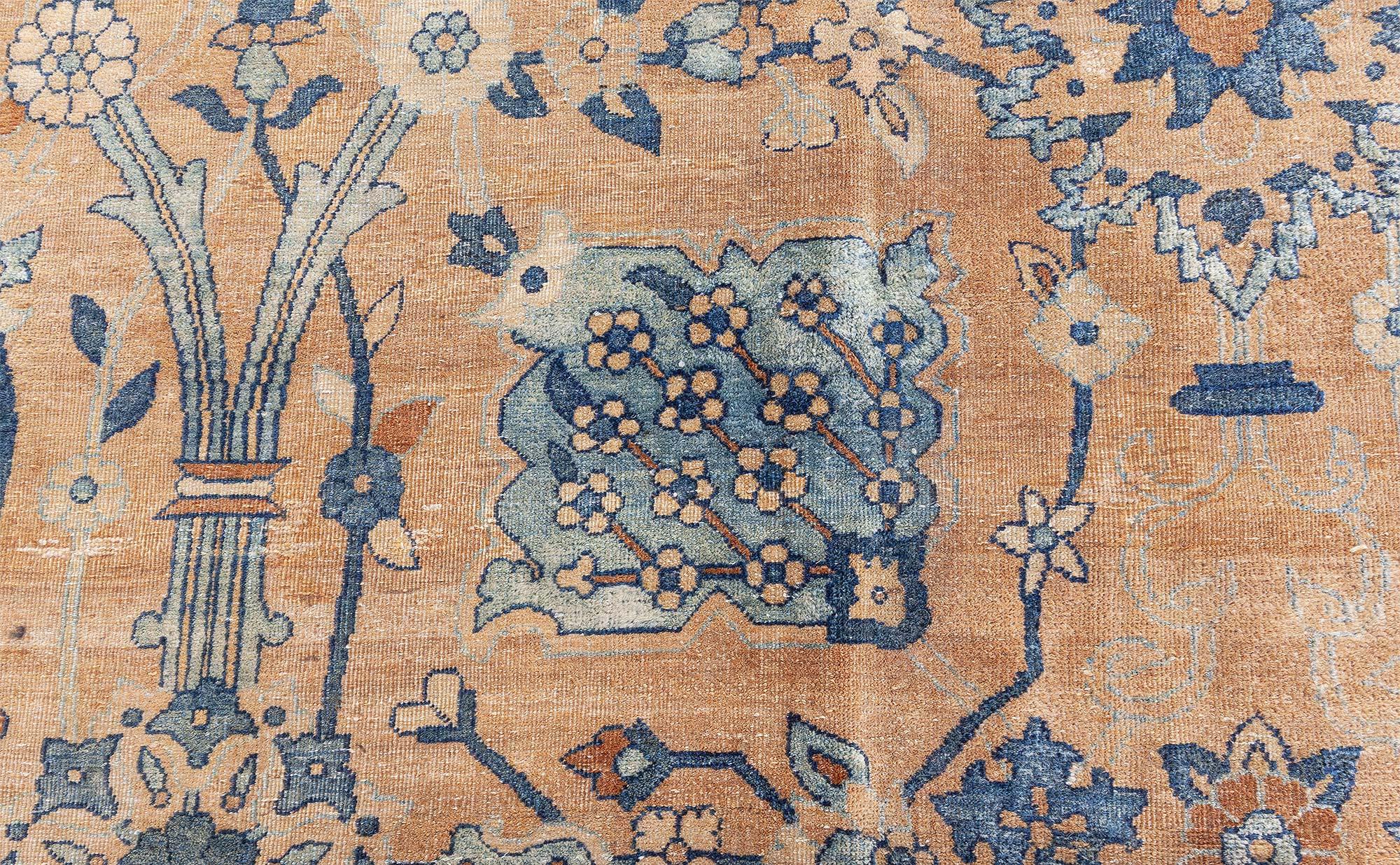 20ième siècle Tapis persan Kirman botanique ancien fait à la main Doris Leslie Blau en vente
