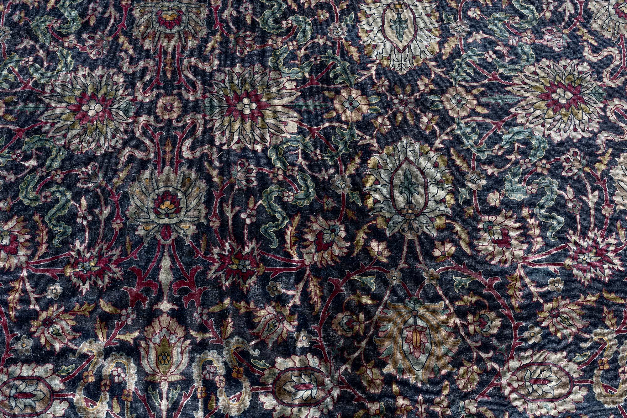 Doris Leslie Blauer antiker persischer Kirman Botanic Handgefertigter Wollteppich (Persisch) im Angebot