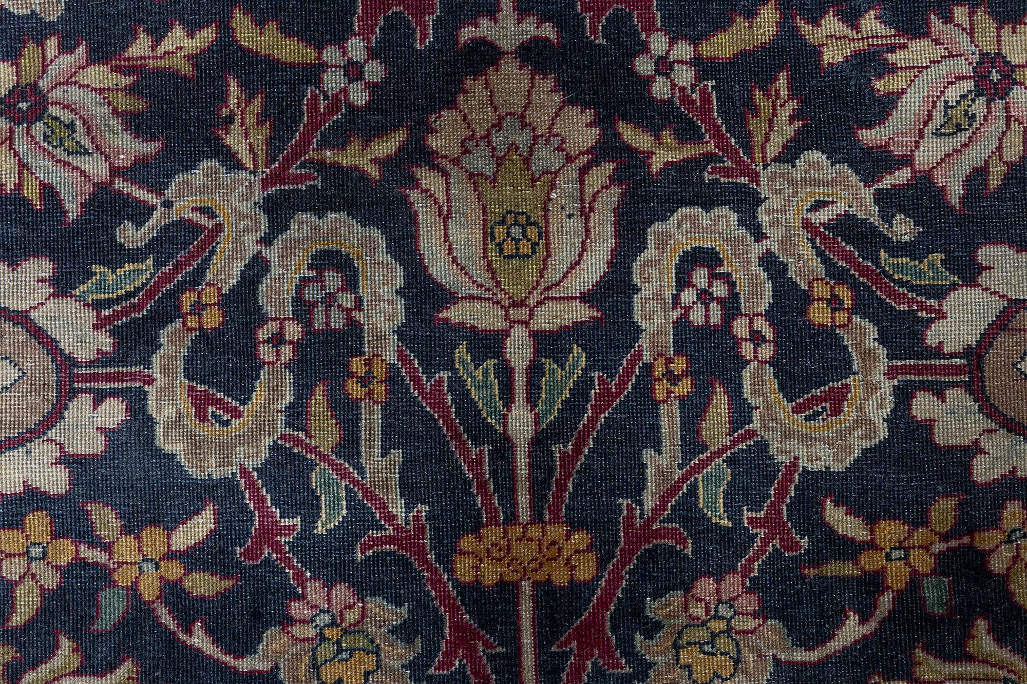 Doris Leslie Blauer antiker persischer Kirman Botanic Handgefertigter Wollteppich im Zustand „Gut“ im Angebot in New York, NY