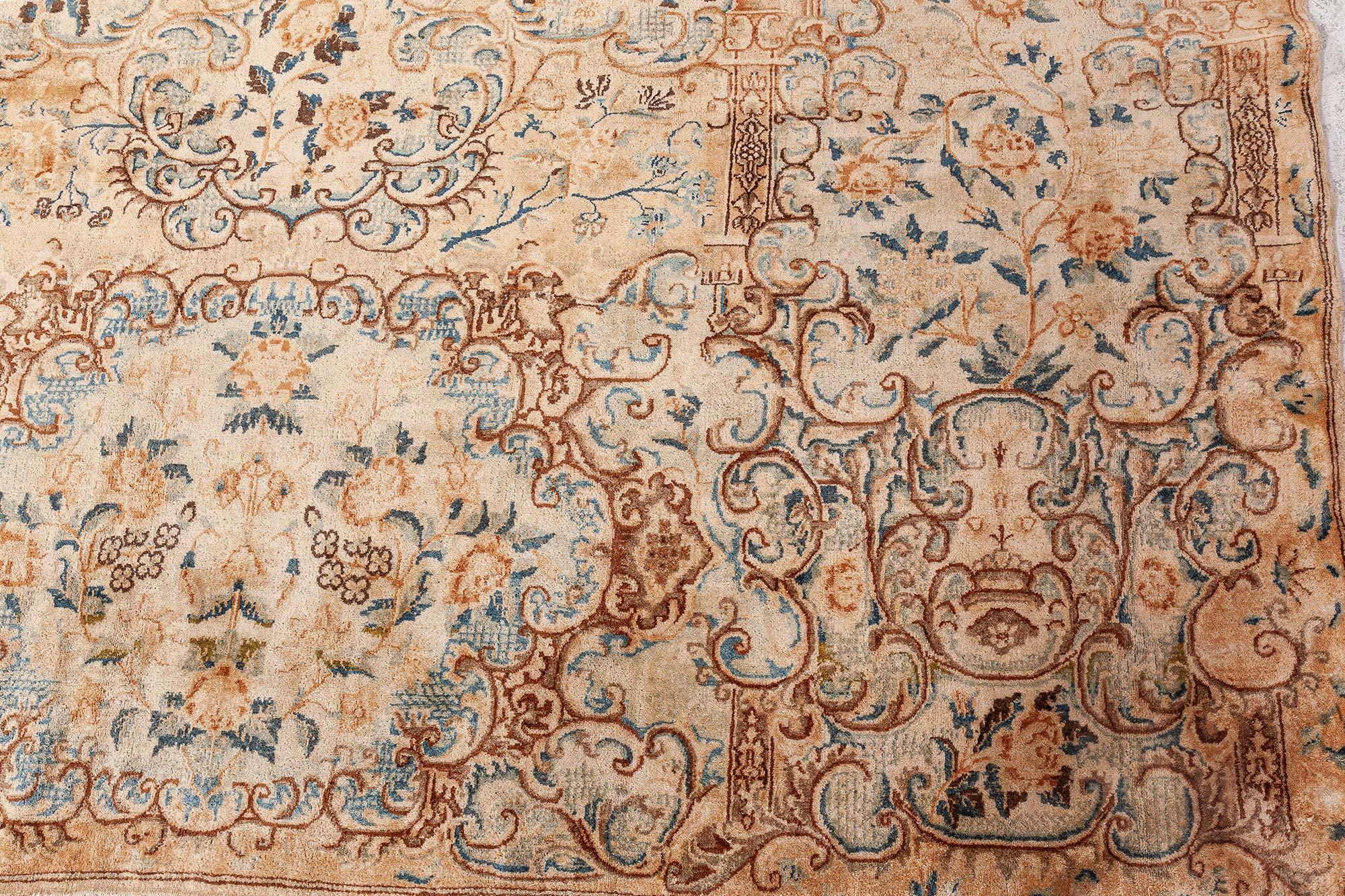 Tissé à la main Tapis persan Kirman ancien fait à la main Doris Leslie Blau en vente