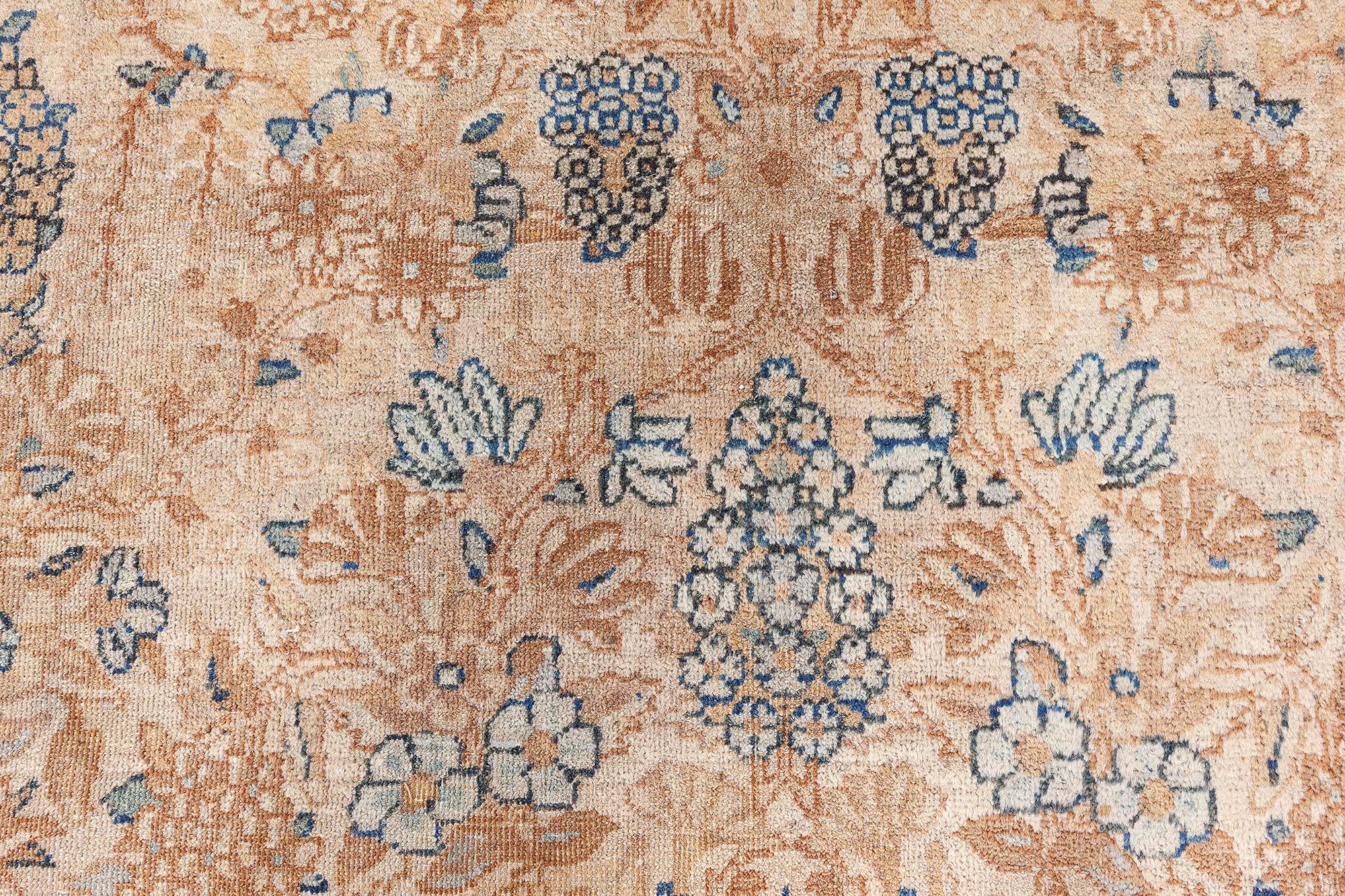 Tissé à la main Tapis persan Kirman ancien fait à la main Doris Leslie Blau en vente