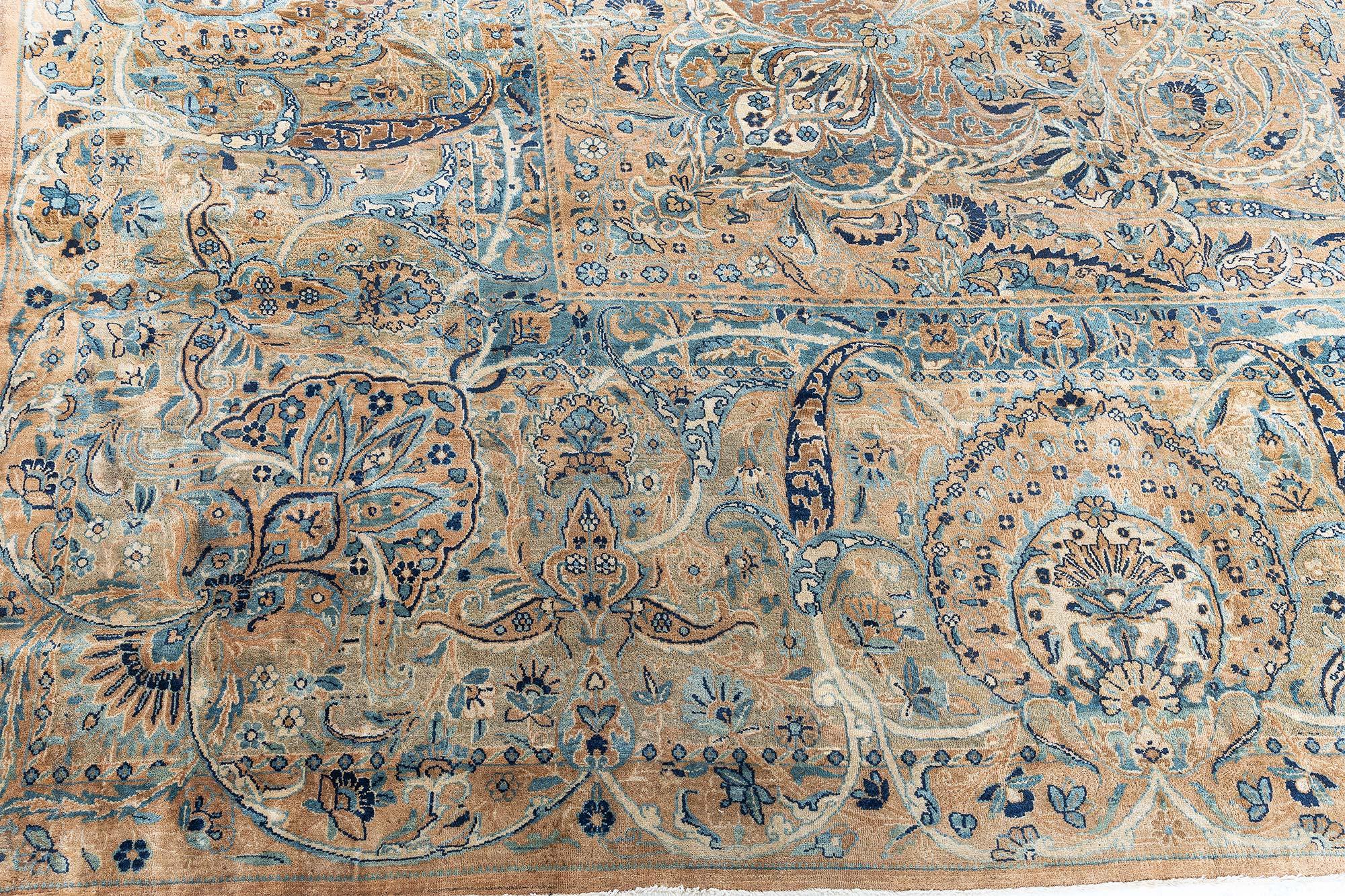Tissé à la main Tapis persan Kirman ancien fait à la main Doris Leslie Blau en vente