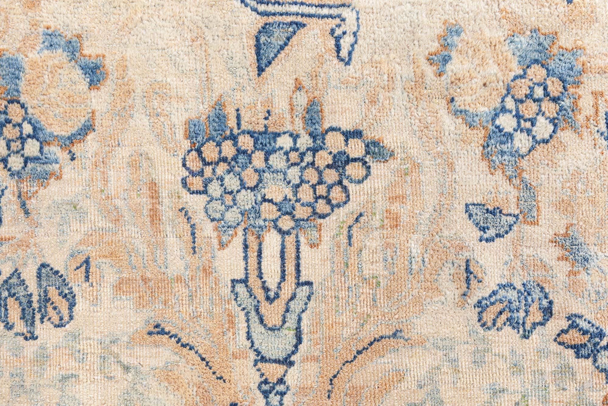 20ième siècle Tapis persan Kirman ancien fait à la main Doris Leslie Blau en vente