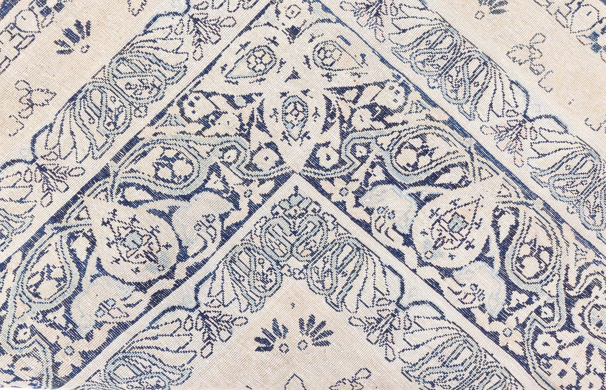 Laine Tapis persan Kirman ancien fait à la main Doris Leslie Blau en vente