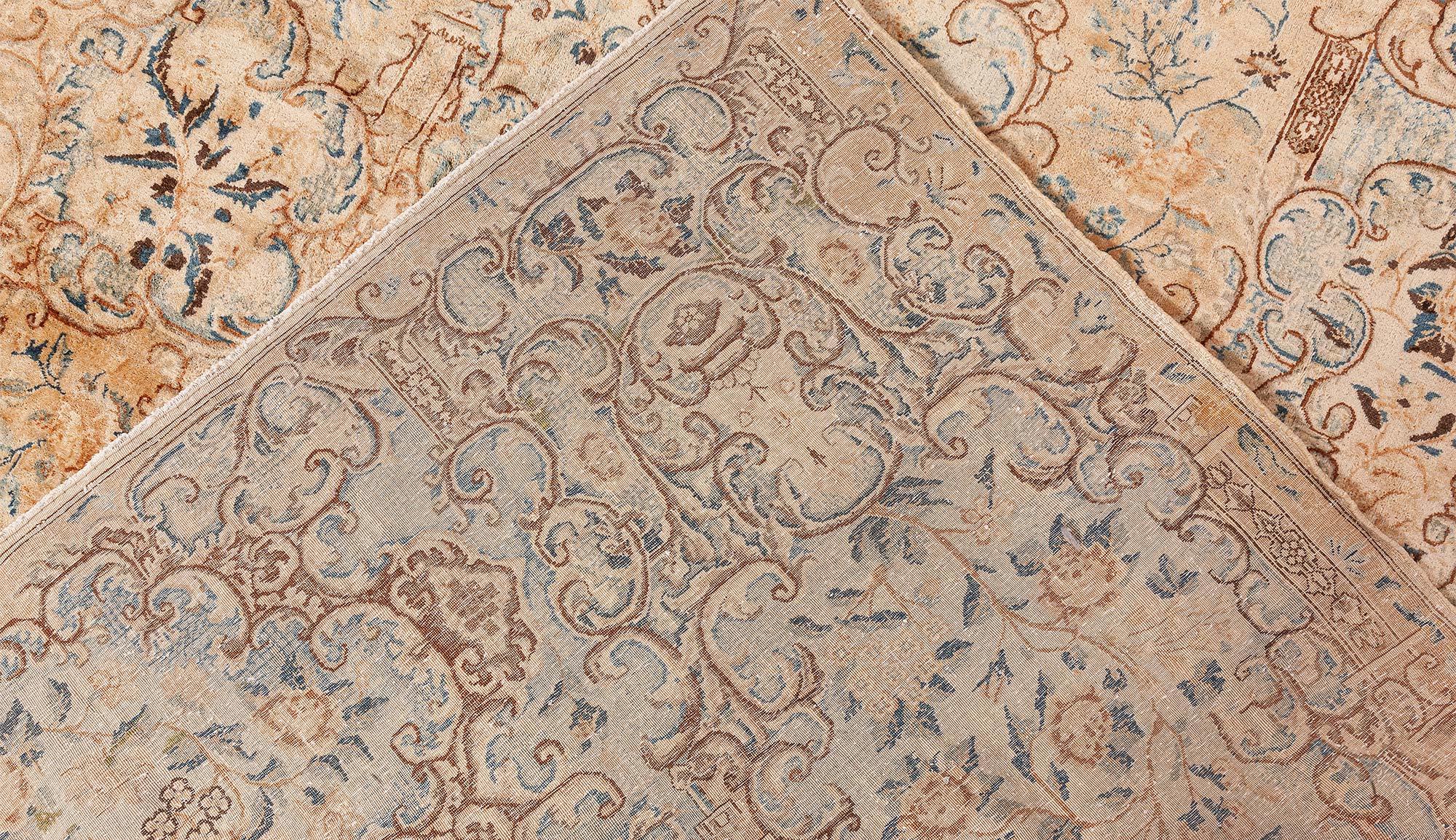 Tapis persan Kirman ancien fait à la main Doris Leslie Blau en vente 1