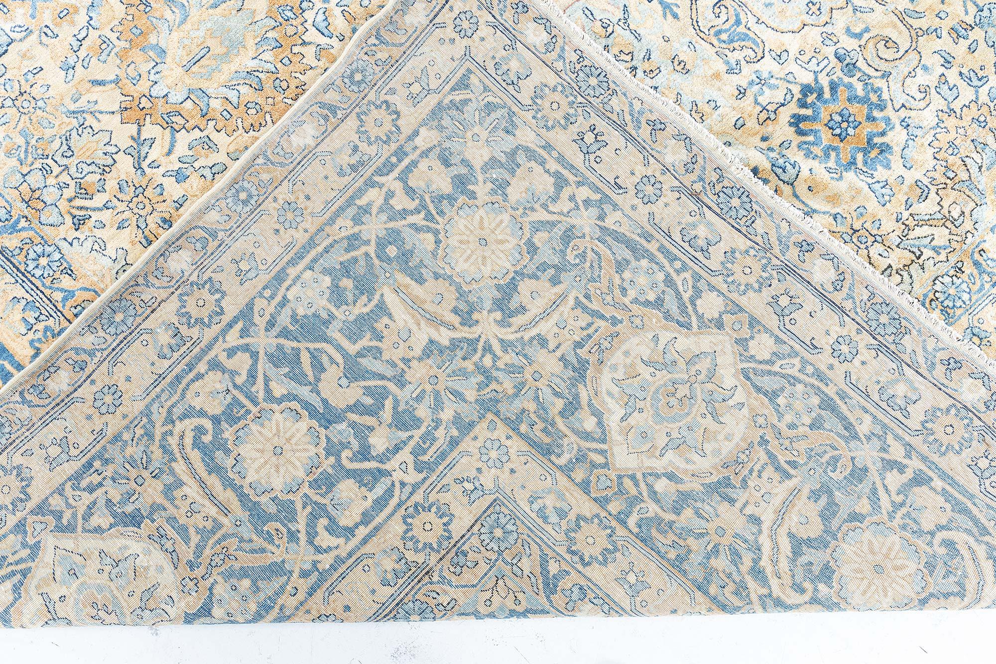 Doris Leslie Blauer antiker persischer Kirman Gelber handgefertigter Wollteppich im Angebot 3