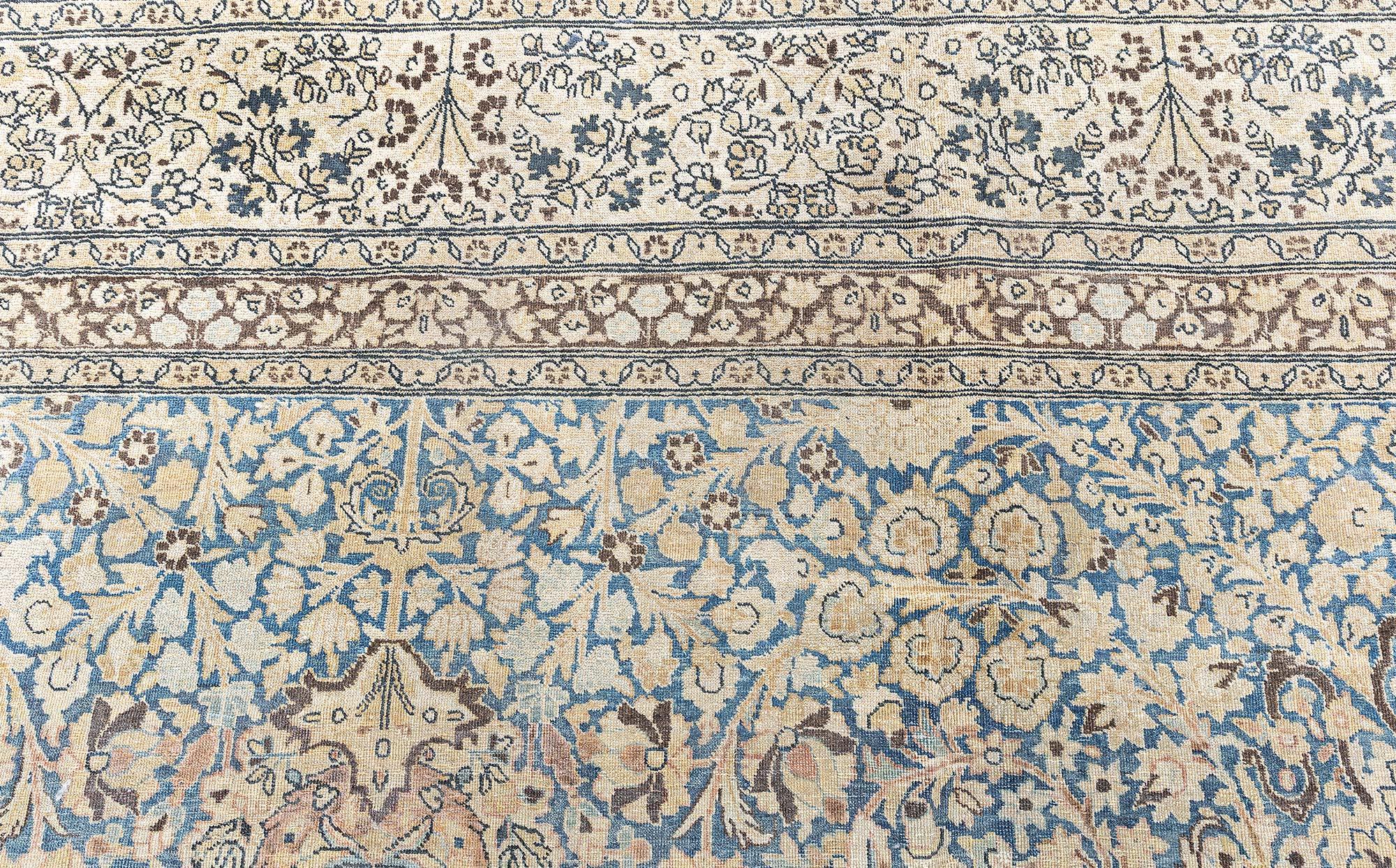 Laine Tapis persan ancien Meshad en laine fait à la main Doris Leslie Blau en vente