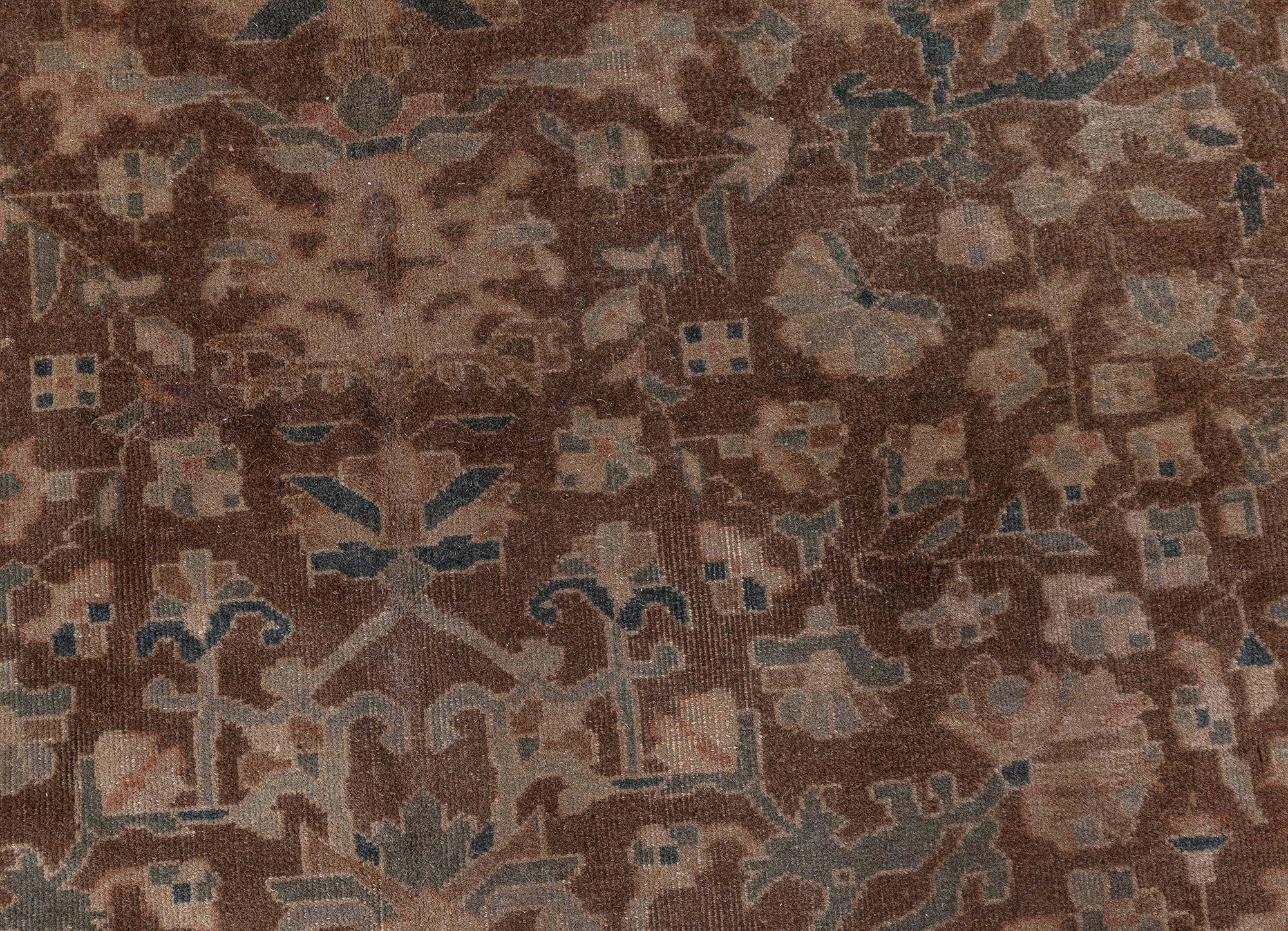Doris Leslie Blau Tappeto antico persiano Sarouk Botanic Marrone in lana fatto a mano In condizioni buone in vendita a New York, NY