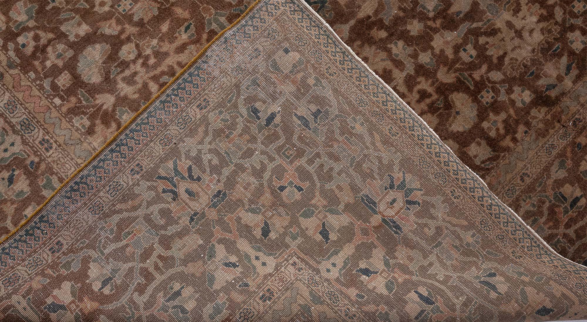 Doris Leslie Blau Tappeto antico persiano Sarouk Botanic Marrone in lana fatto a mano in vendita 2