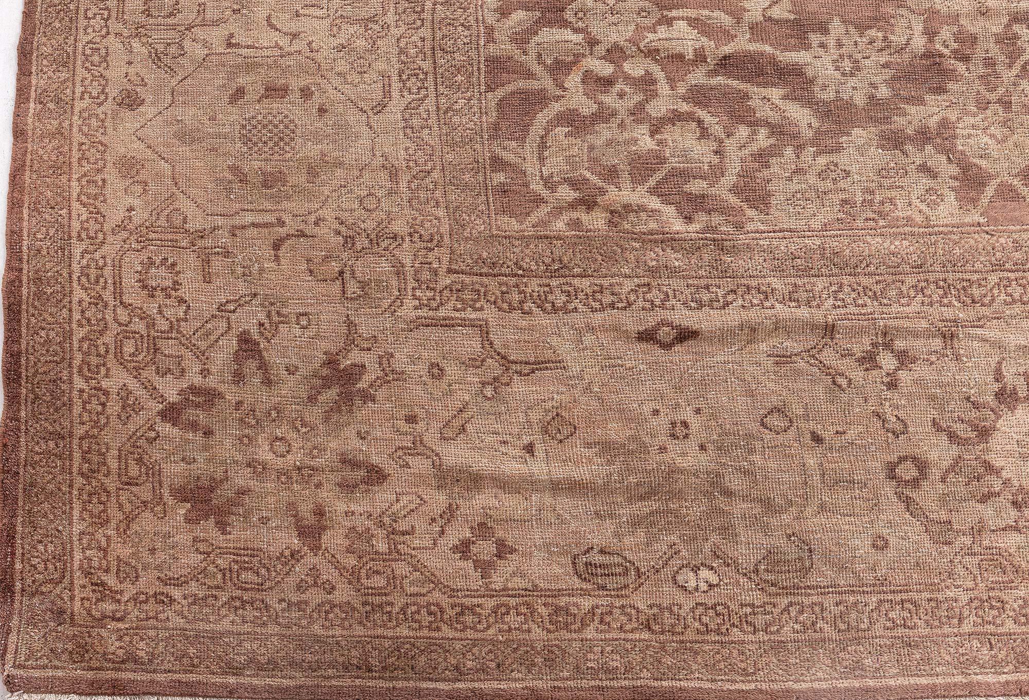 Persiano Doris Leslie Blau Tappeto antico persiano Sultanabad Rugs marrone in lana fatto a mano in vendita