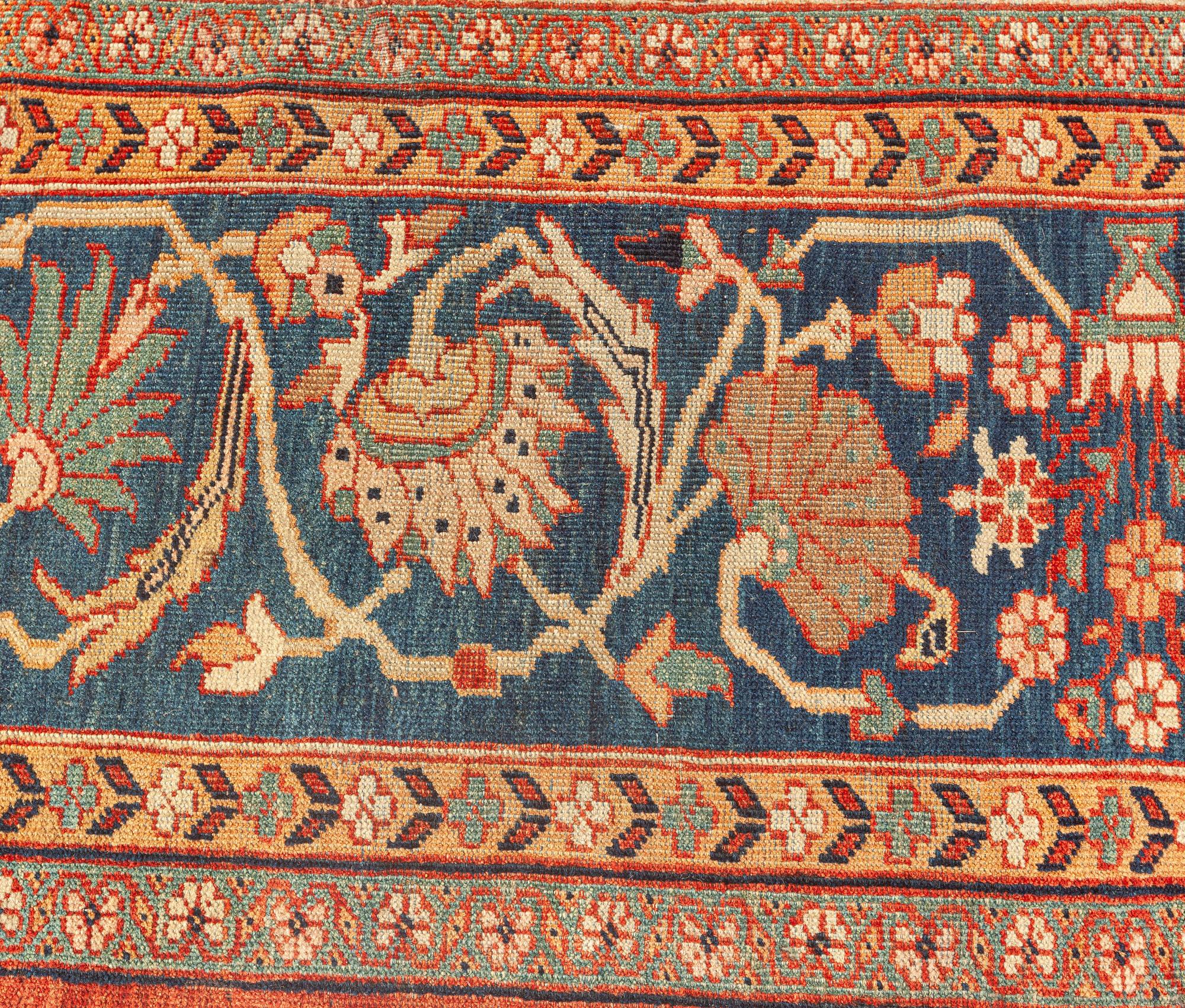 20ième siècle Tapis persan ancien Sultanabad rouge botanique fait à la main Doris Leslie Blau en vente