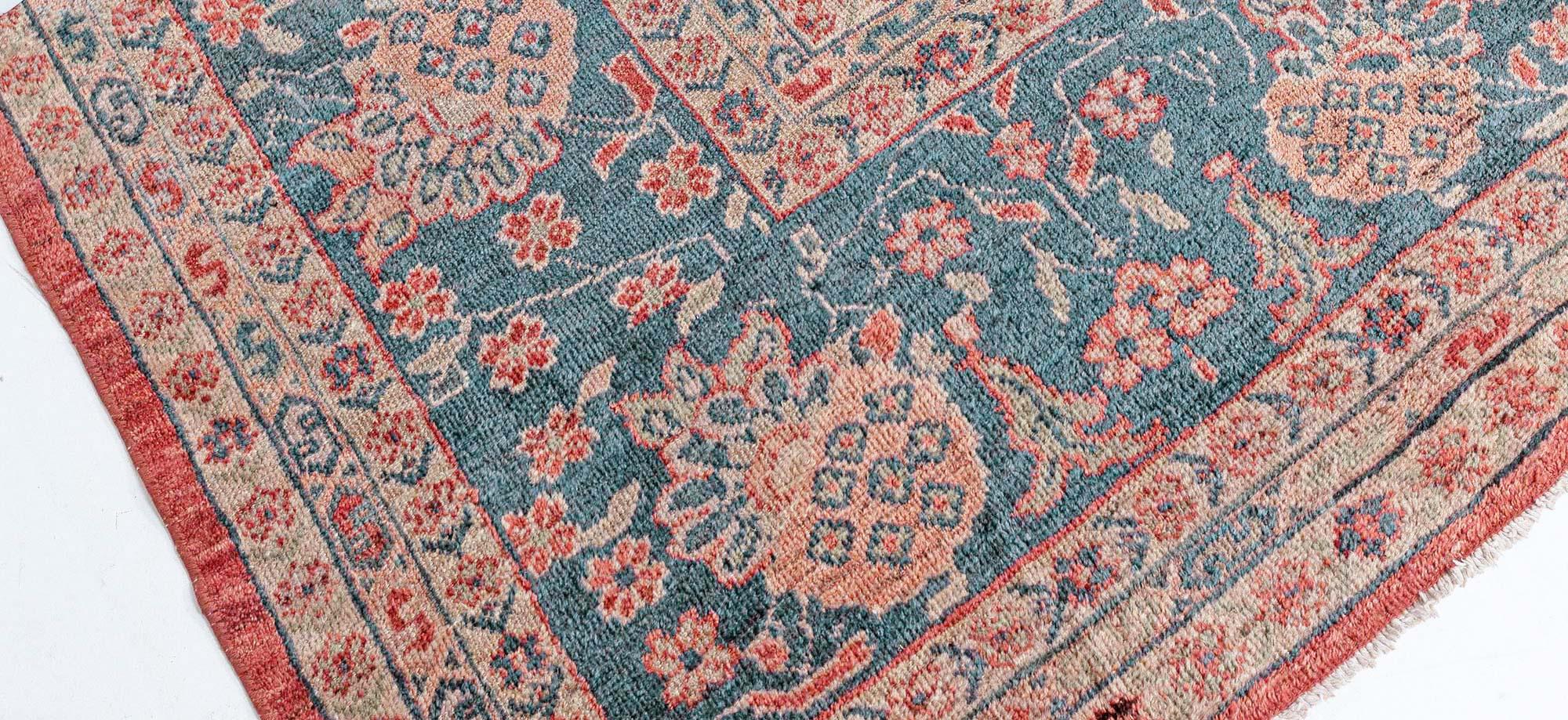 Doris Leslie Blauer antiker persischer Sultanabad-Roter handgefertigter Wollteppich (Handgeknüpft) im Angebot